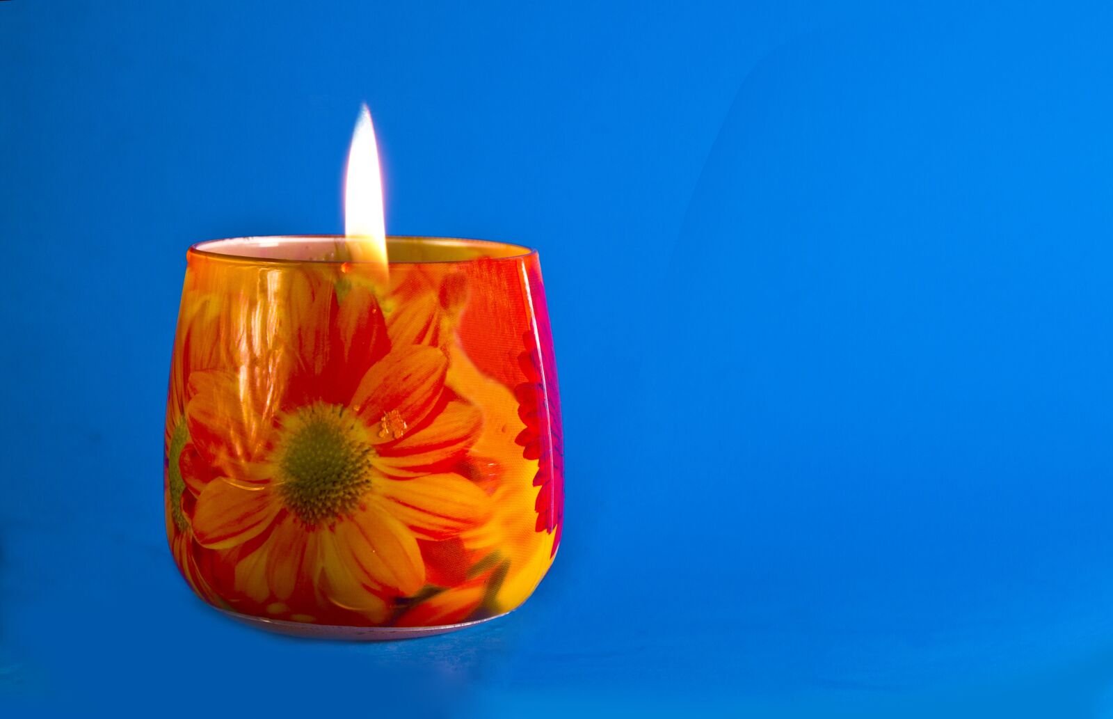 Canon EOS 7D sample photo. Blue, red, light photography