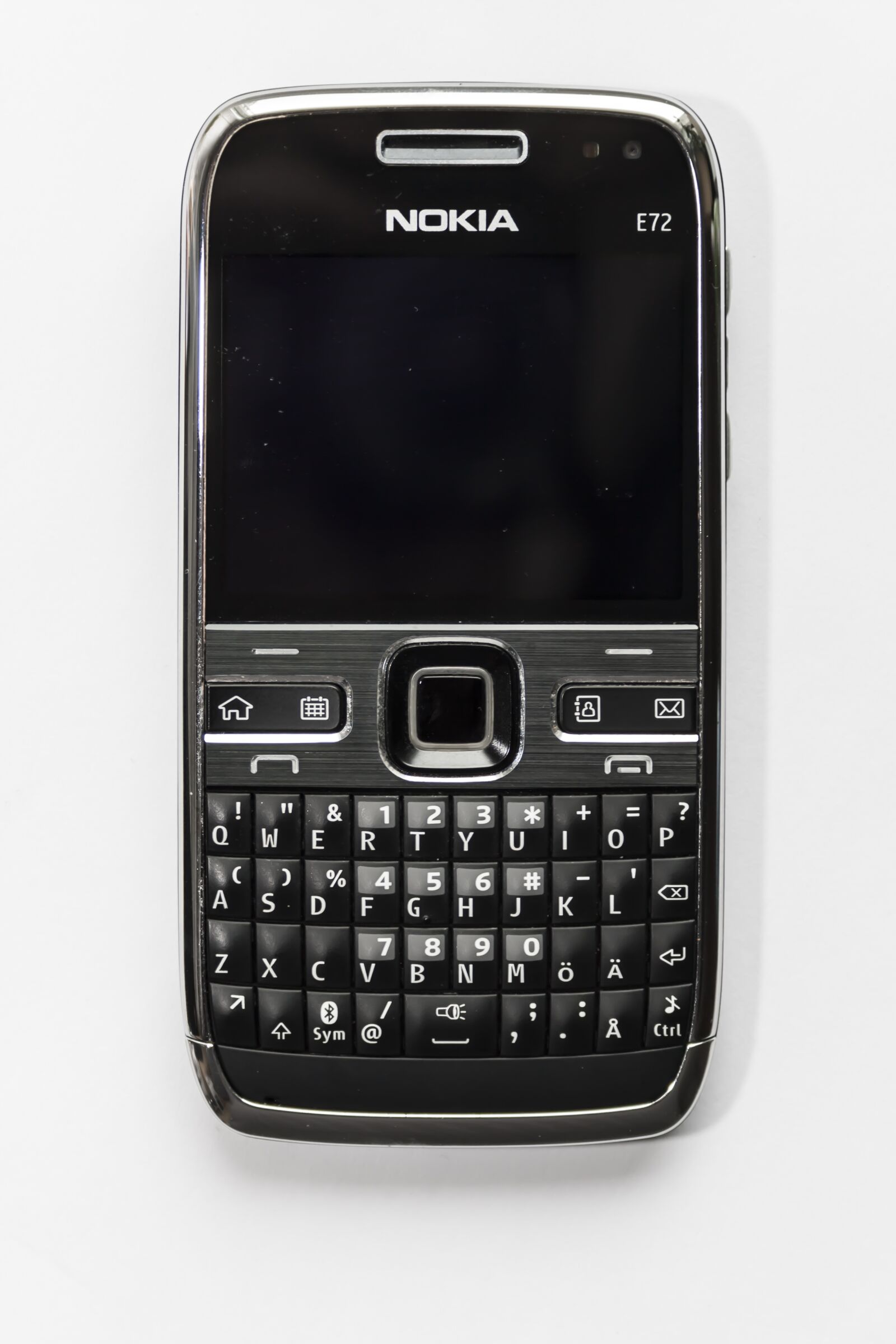 Canon EF-S 18-55mm F3.5-5.6 II sample photo. Smartphone, qwerty, keyboard photography