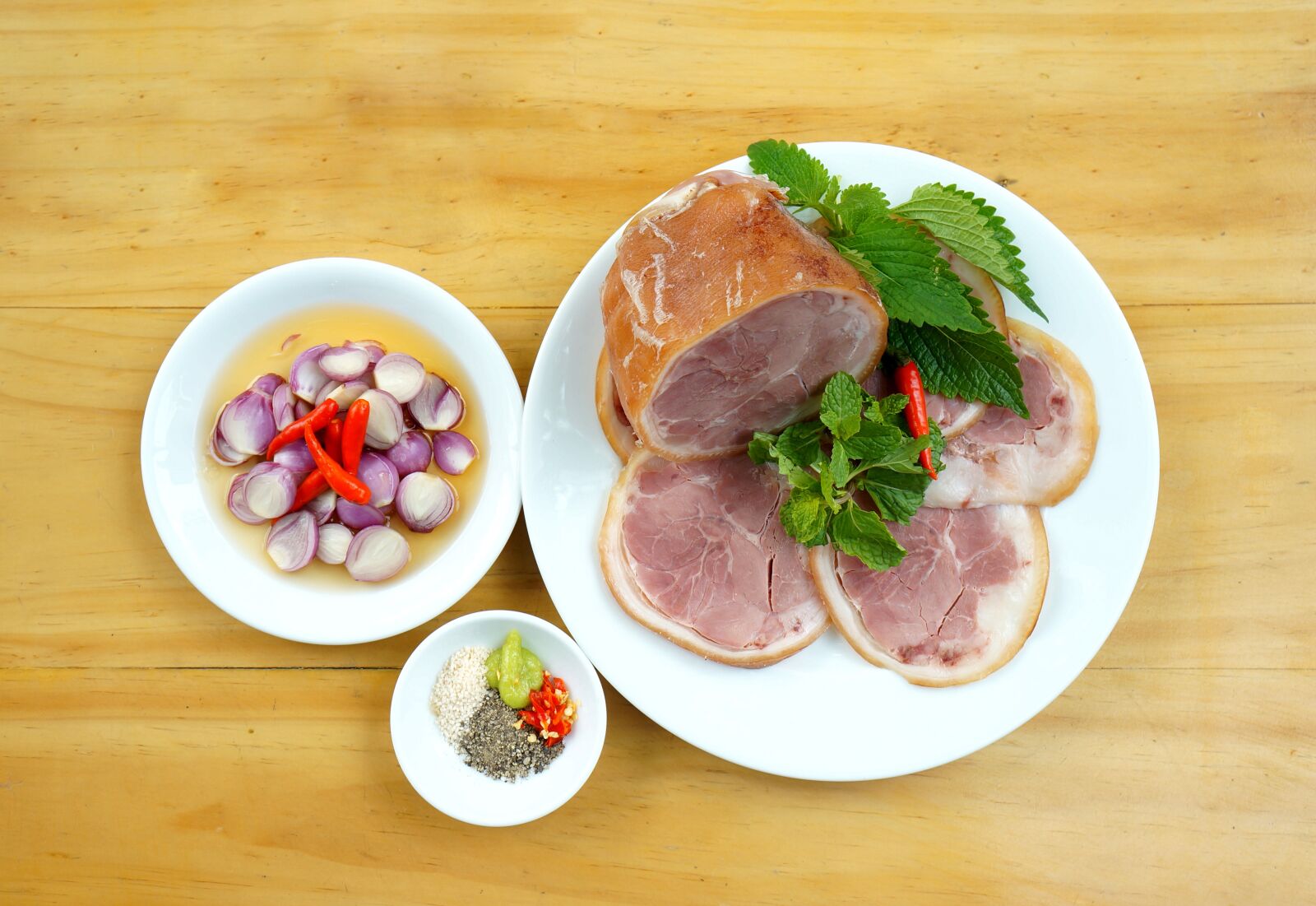 Sony Alpha NEX-F3 + Sony E 18-55mm F3.5-5.6 OSS sample photo. Food, pork, vegetables photography