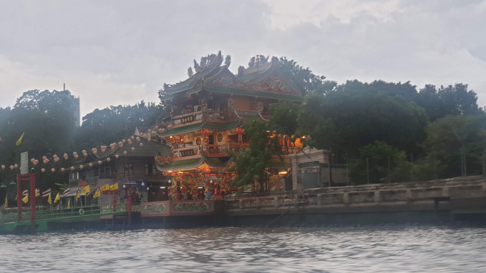 Samsung Galaxy S9+ sample photo. River, temple, thailand photography