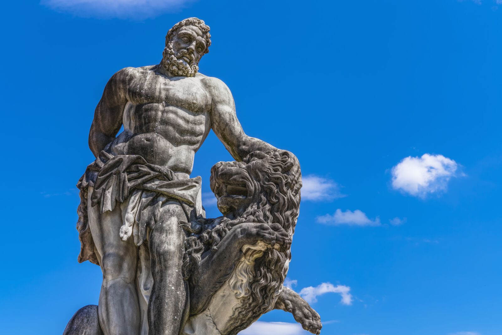 Sony a6300 + Sigma 30mm F2.8 EX DN sample photo. Statue of hercules, art photography