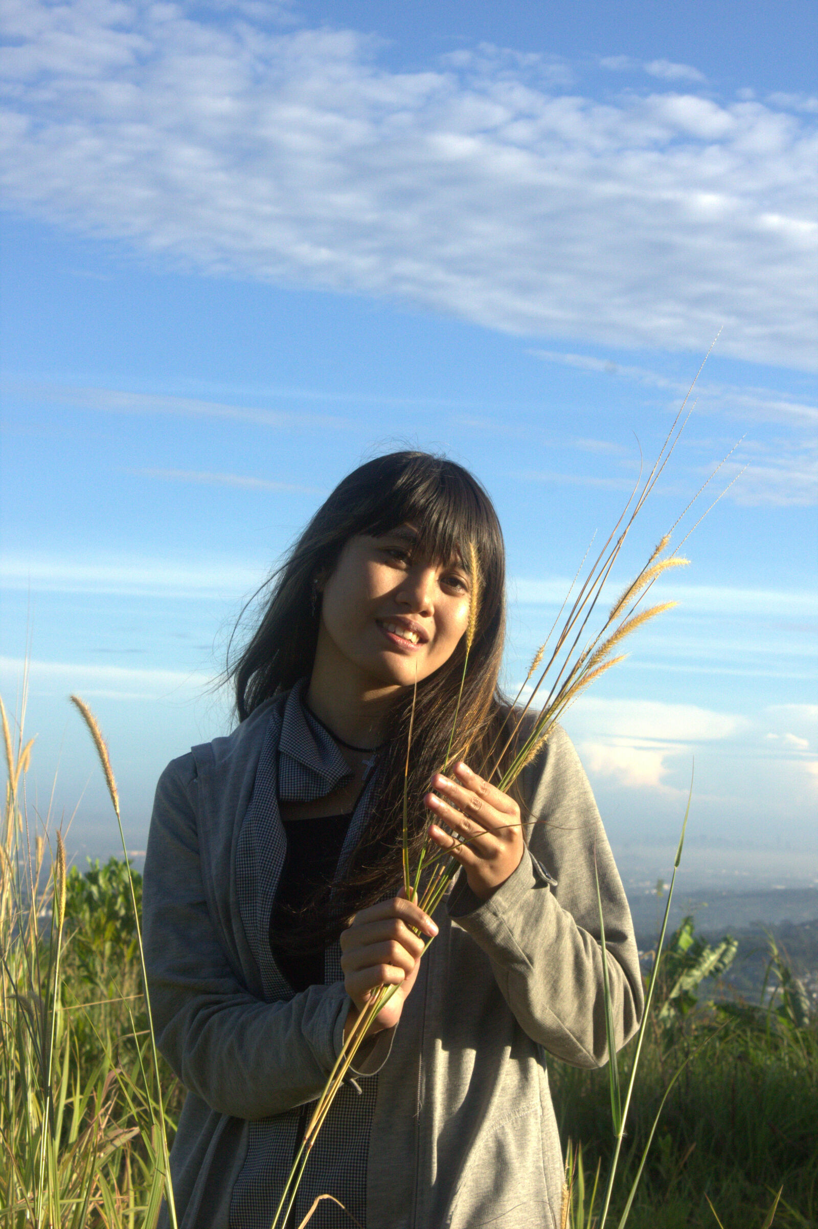 Canon EOS 600D (Rebel EOS T3i / EOS Kiss X5) sample photo. Asian, girl, blue, skies photography