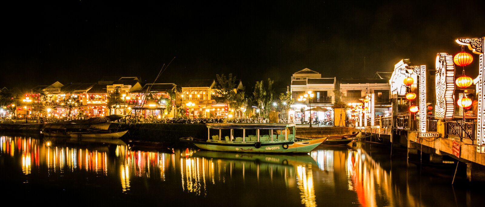 Canon EF 24-70mm F2.8L II USM sample photo. Evening, hoi an, vietnam photography