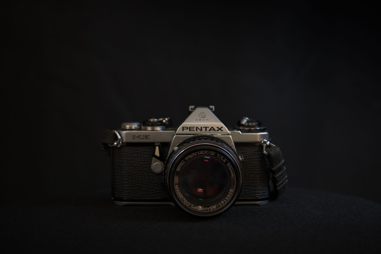Canon EOS 70D sample photo. Camera, old, antique photography