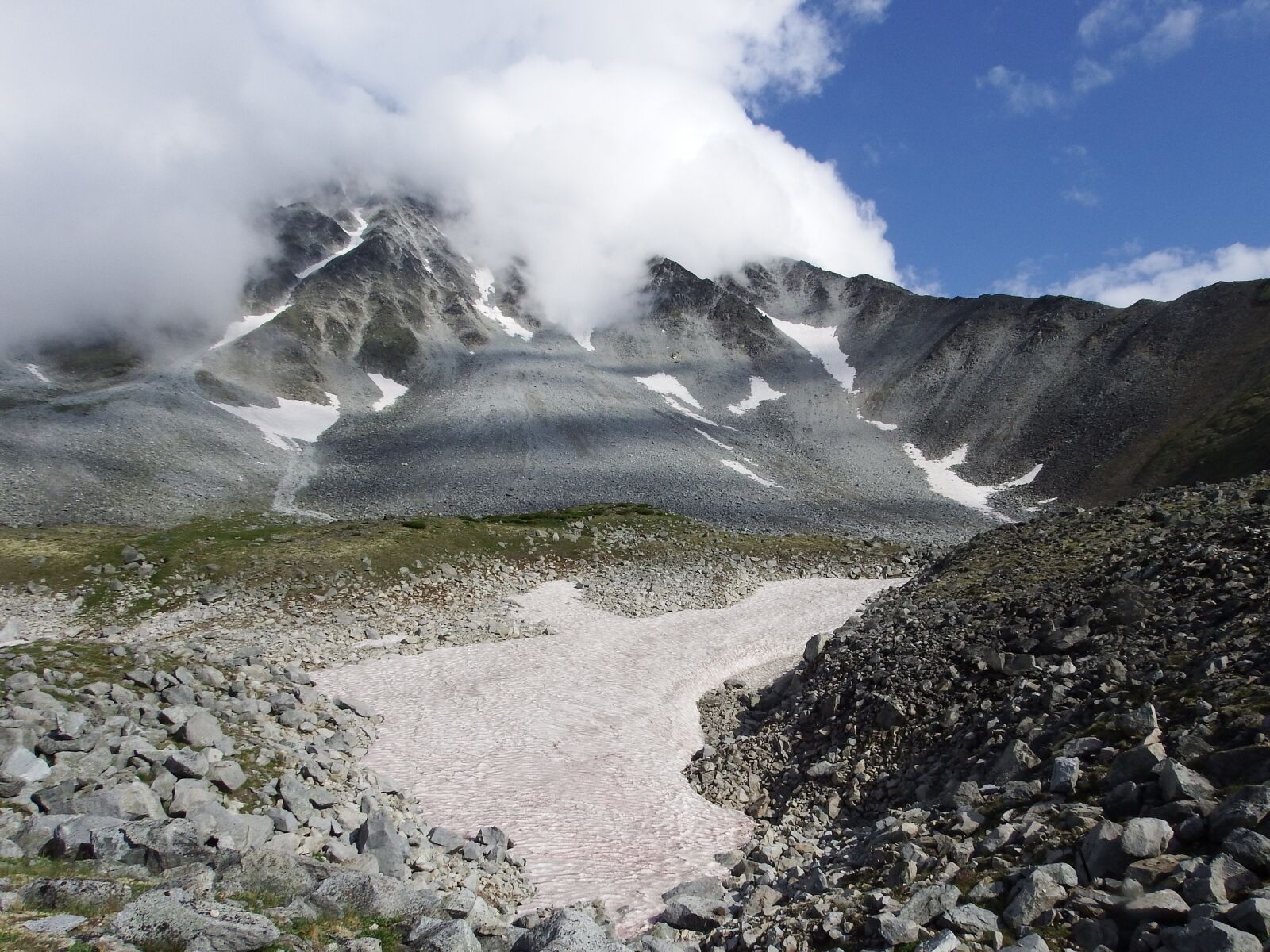 Fujifilm FinePix S1 sample photo. Mountain, climbing, trail photography