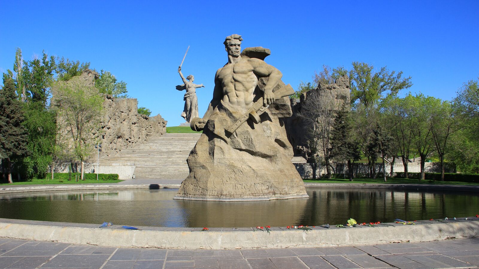 Canon EOS 600D (Rebel EOS T3i / EOS Kiss X5) sample photo. Monument, birthplace, russia photography