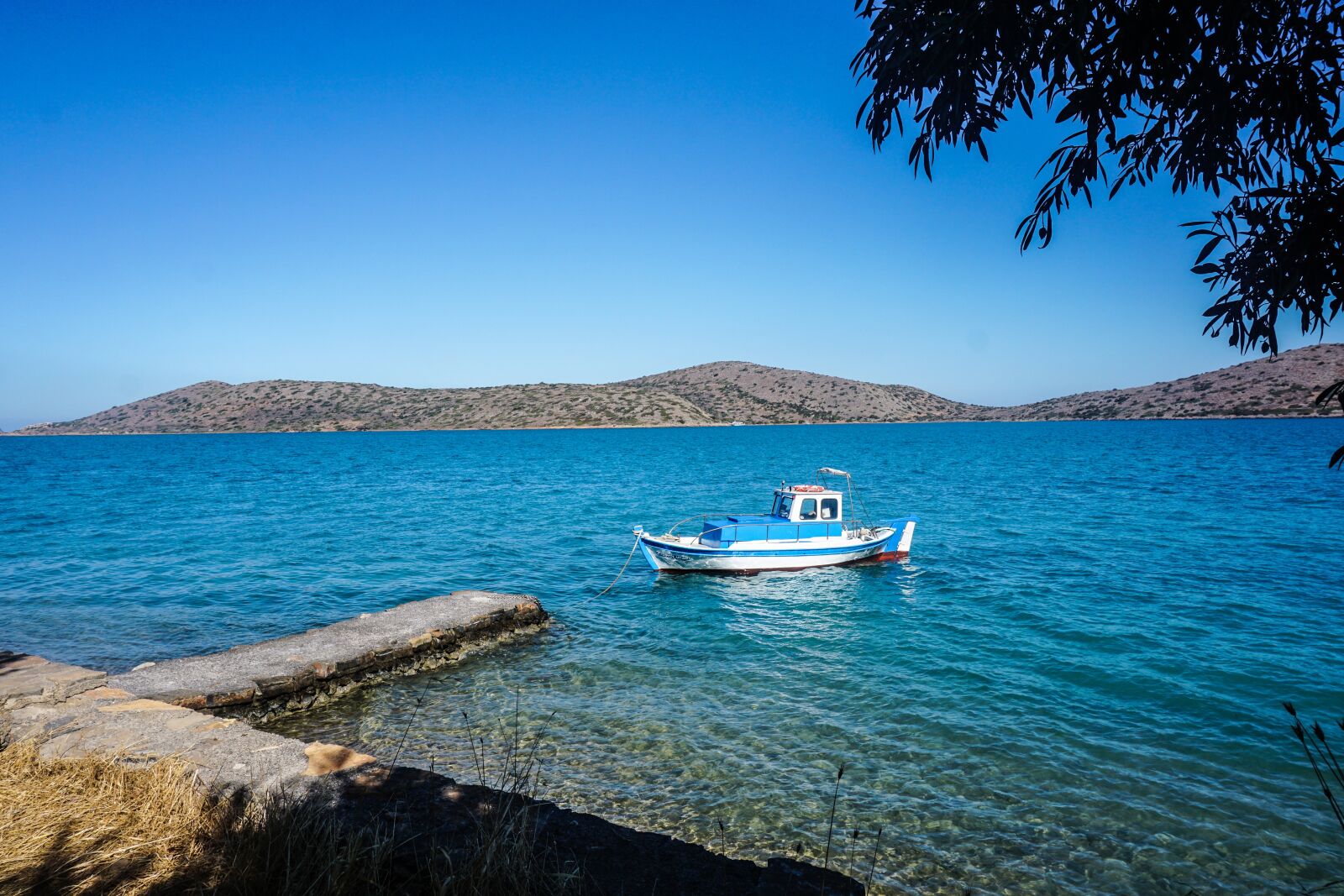 Sony a6000 sample photo. Boat, fishing boat, jetty photography