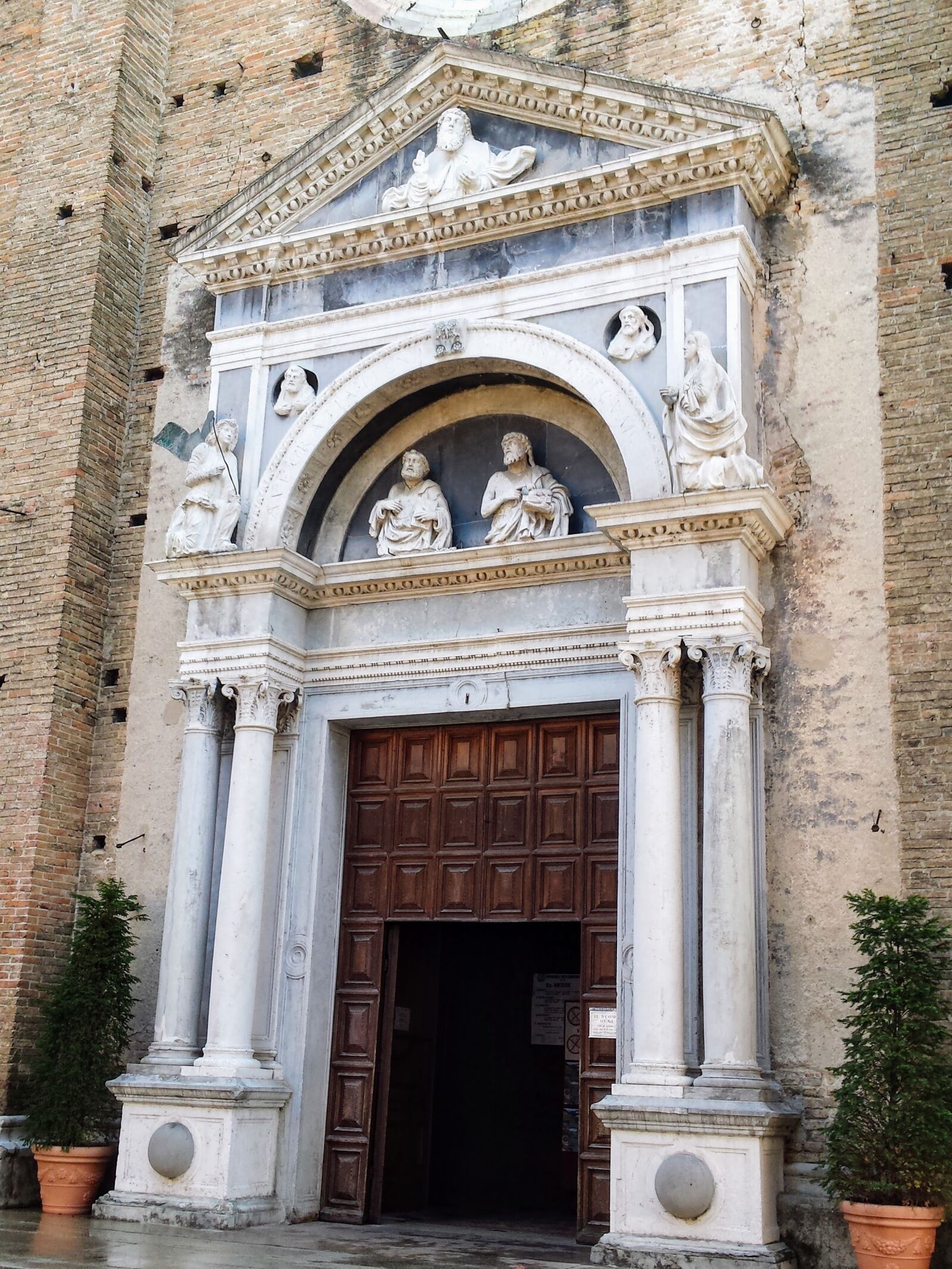 Samsung Galaxy S4 sample photo. Church, door, port photography