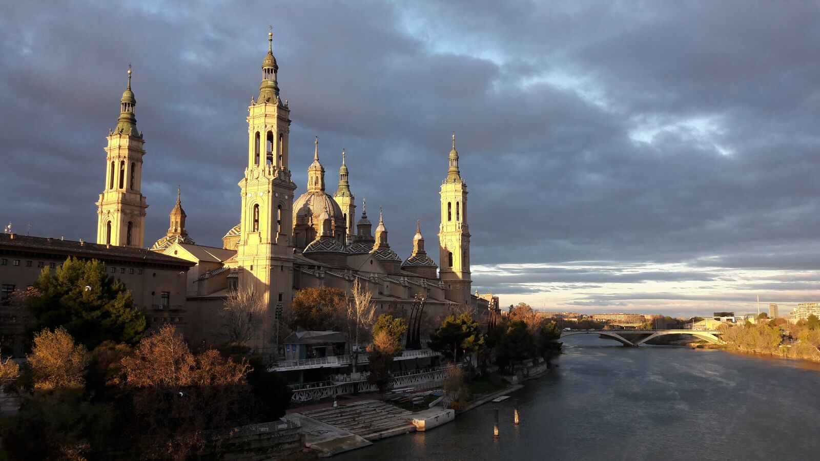 Samsung Galaxy A5(2016) sample photo. Church, saragossa, city photography