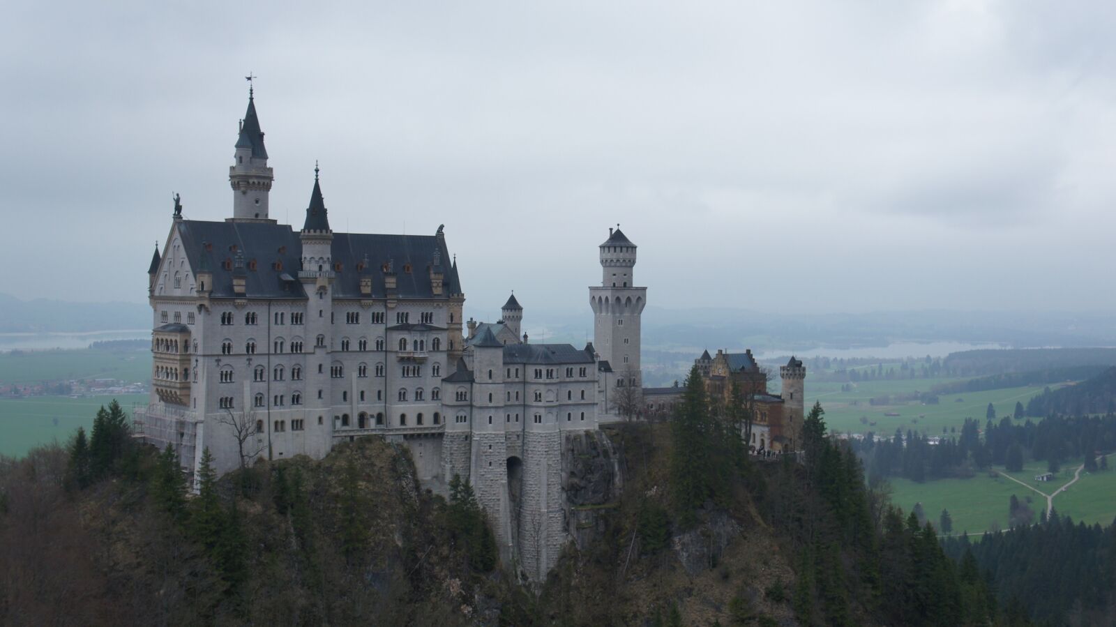 Sigma 24-105mm F4 DG OS HSM Art sample photo. Bavaria, castle, cliff, germany photography