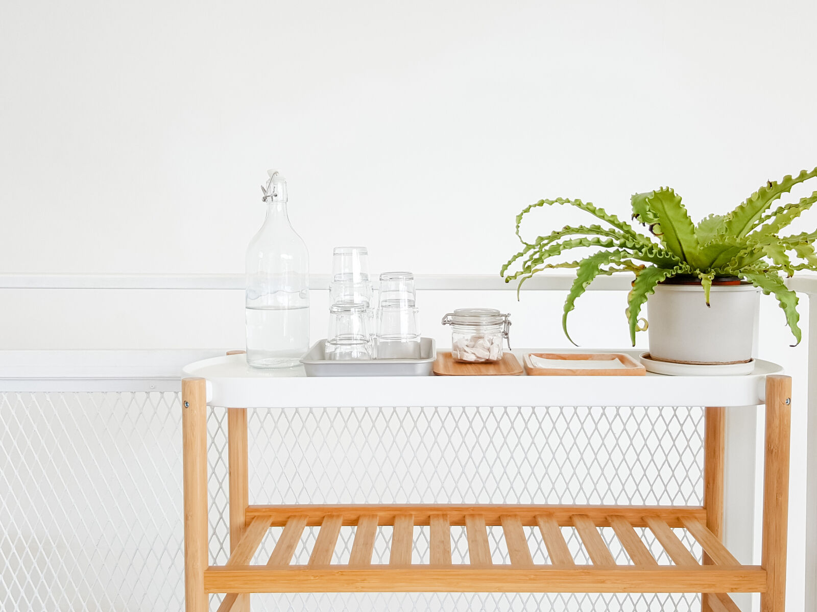 Samsung Galaxy Note5 sample photo. Apartment, beverage, bottle, clean photography