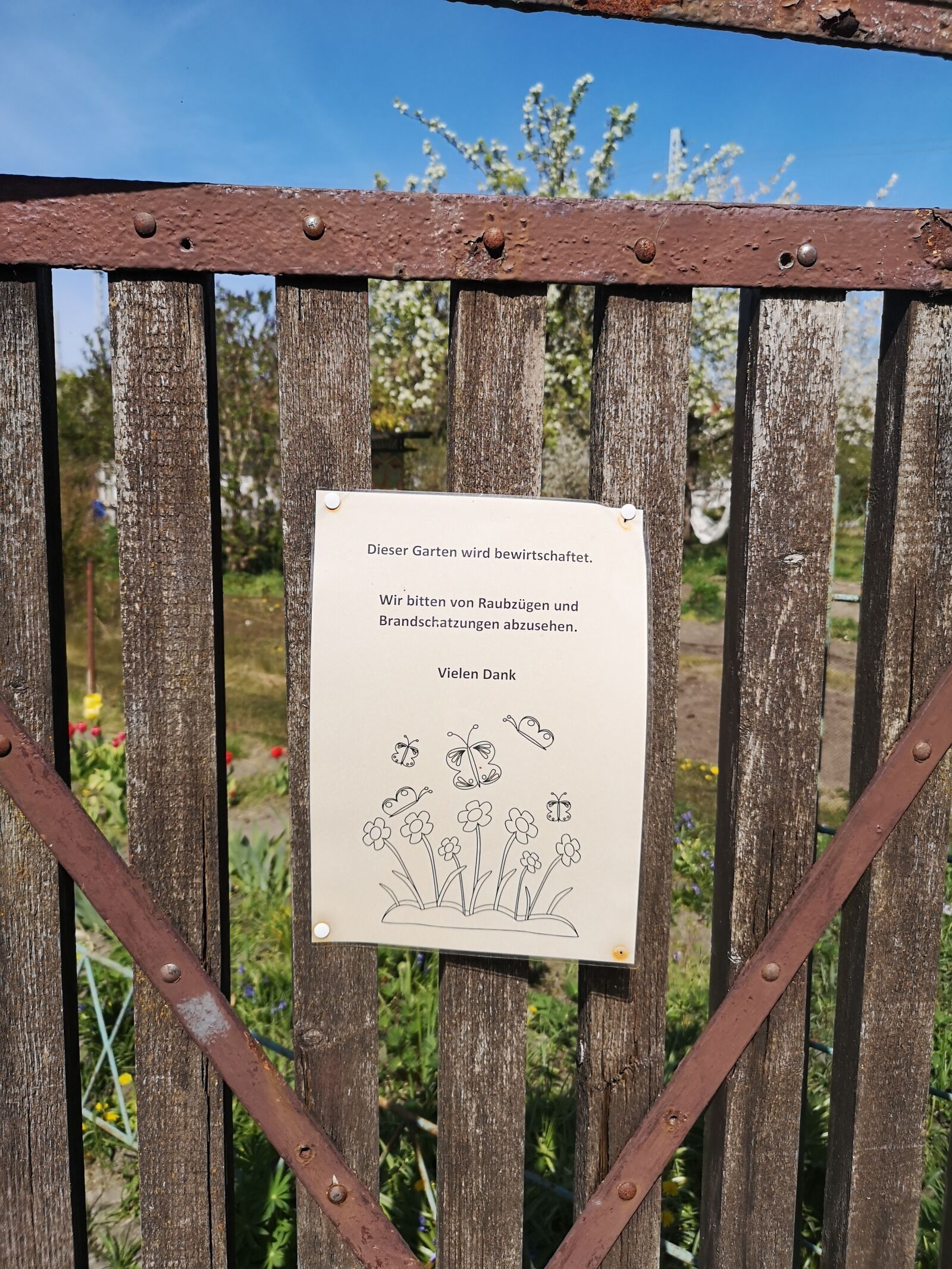 HUAWEI CLT-L29 sample photo. Garten, lost places, door photography