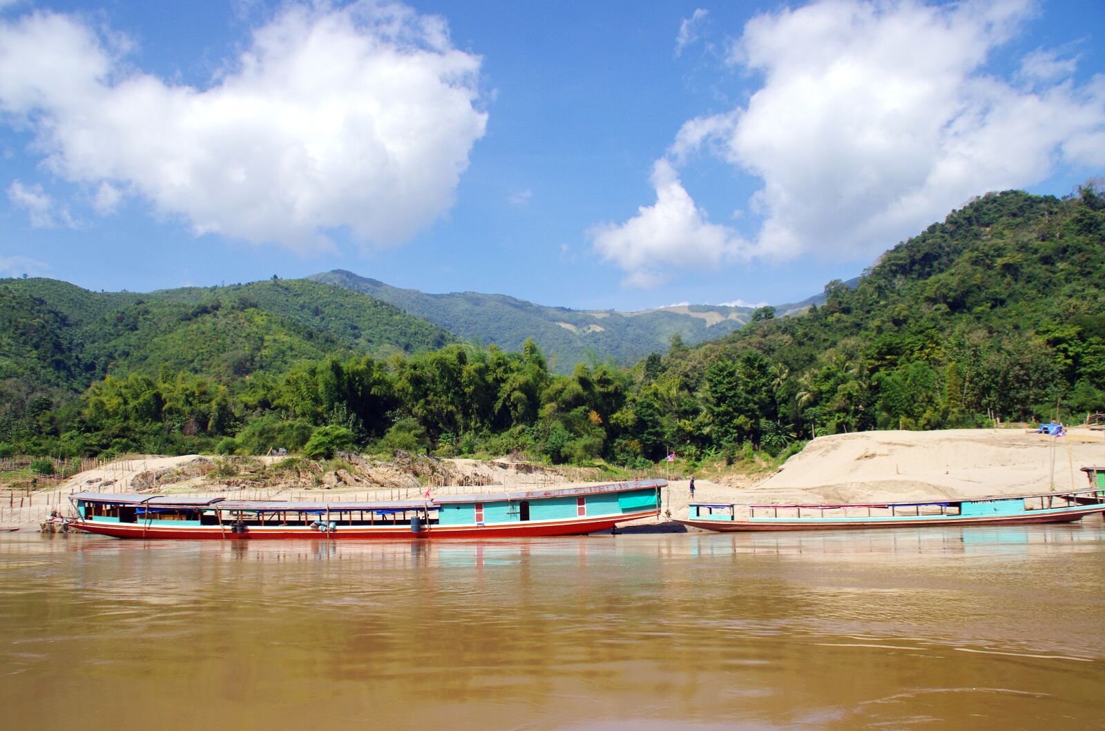 Pentax K-5 sample photo. Laos, mékong, boats photography