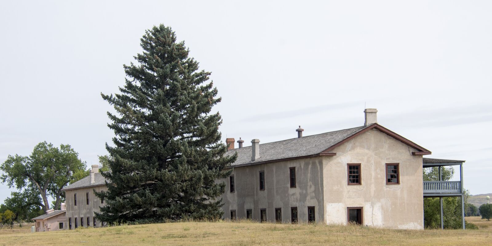 Nikon D850 sample photo. Building, barracks, dilapidated photography