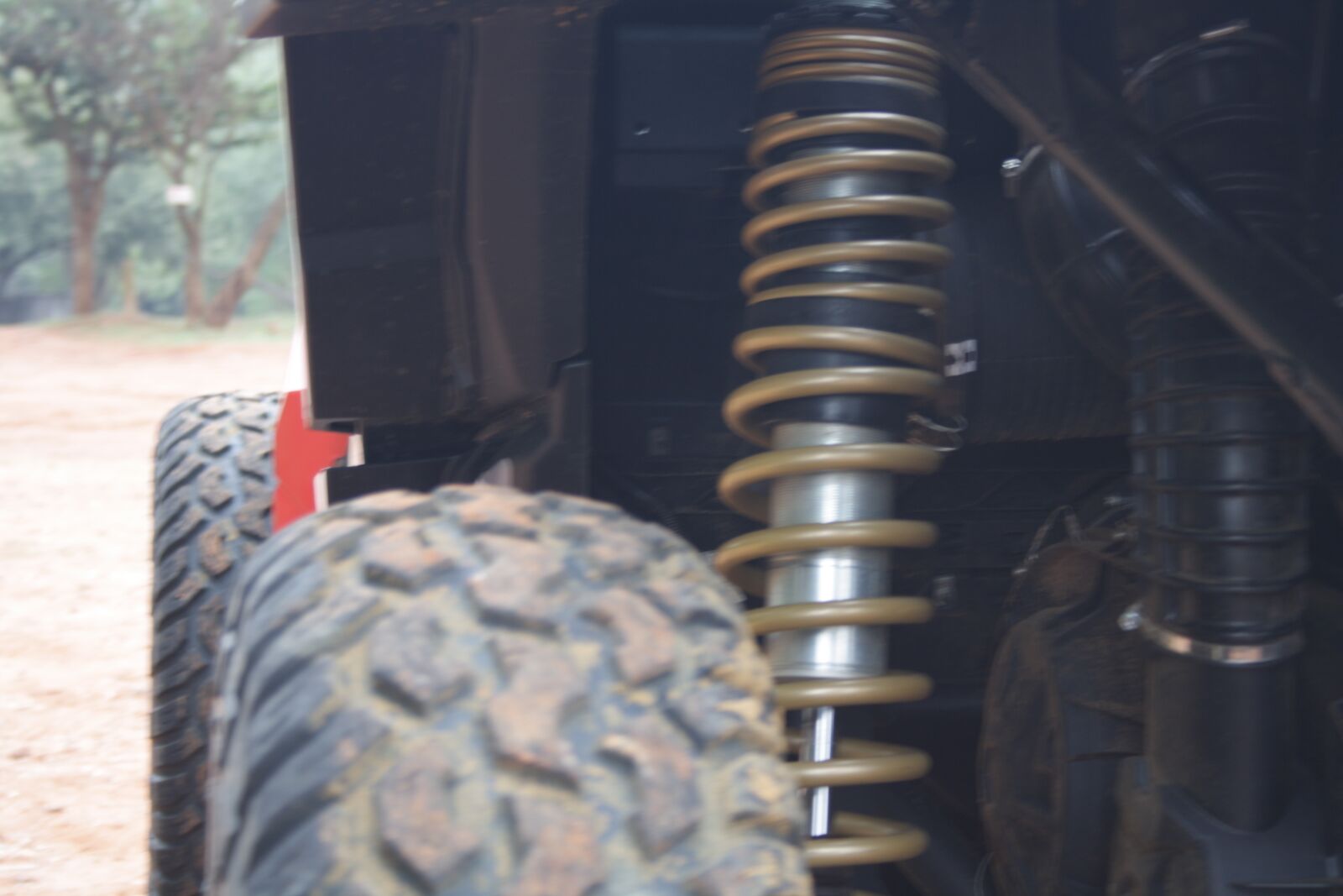 Canon EOS 1000D (EOS Digital Rebel XS / EOS Kiss F) sample photo. Shock, tyre, wheel photography
