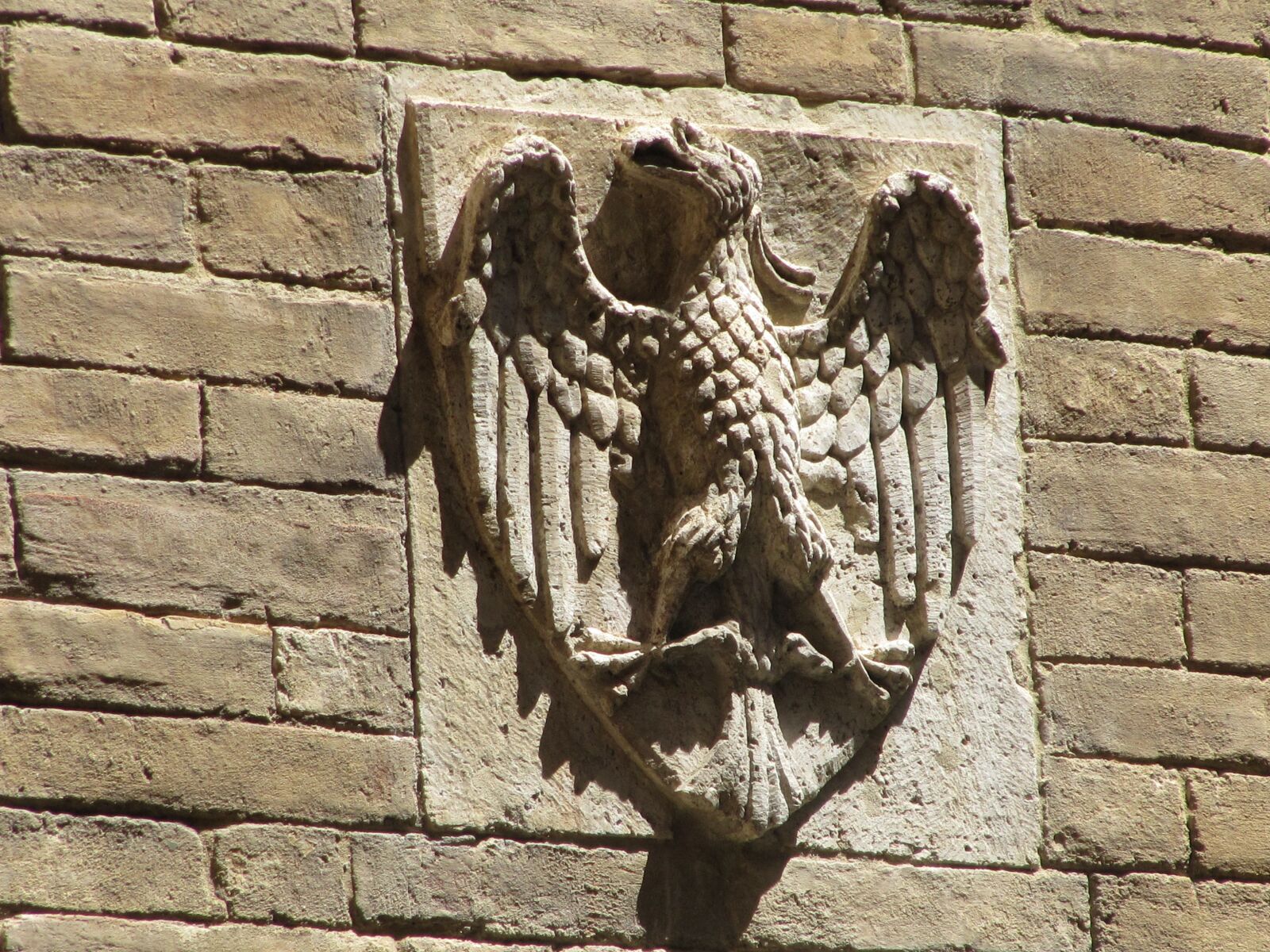 Canon PowerShot SX200 IS sample photo. Adler, siena, facade photography