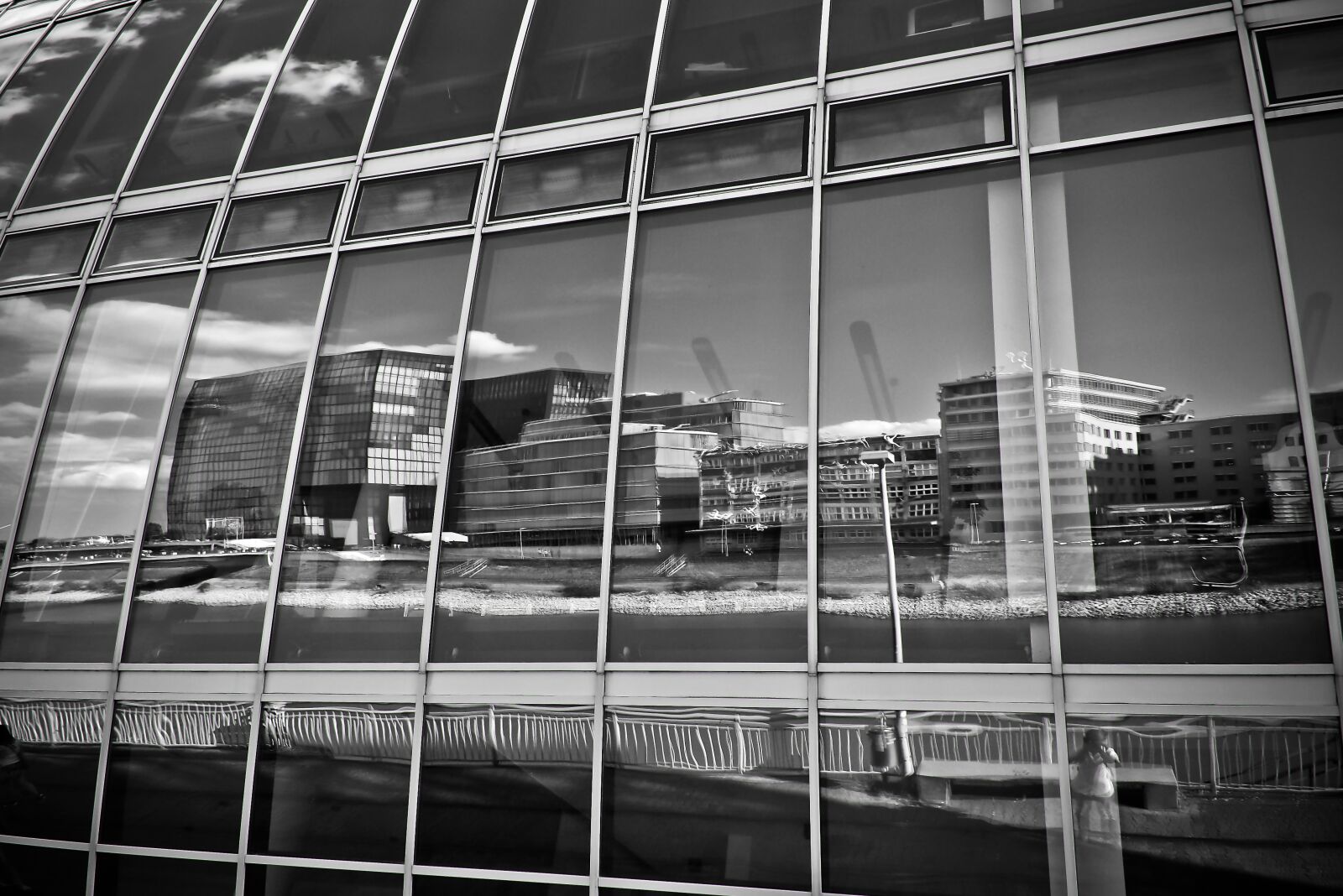 Olympus OM-D E-M10 sample photo. Architecture, modern, building photography