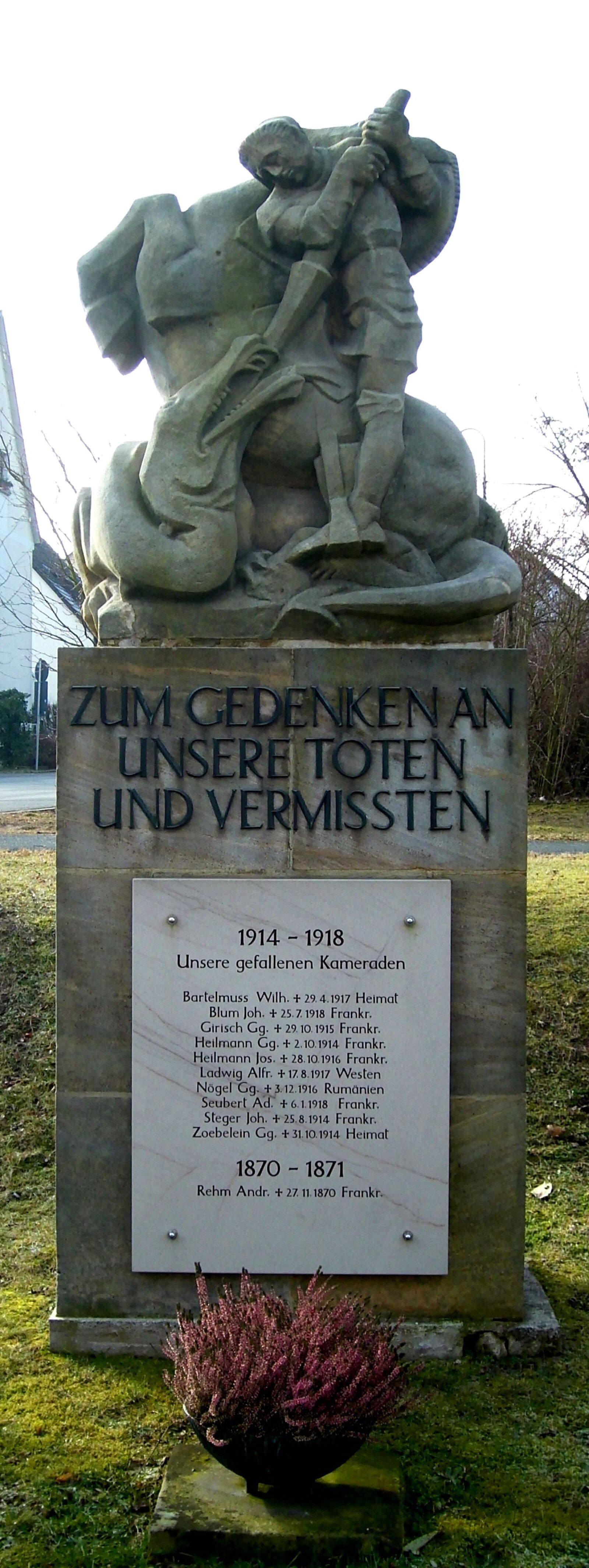 Digital Camera DigitalCAM sample photo. Monument, war, war memorial photography