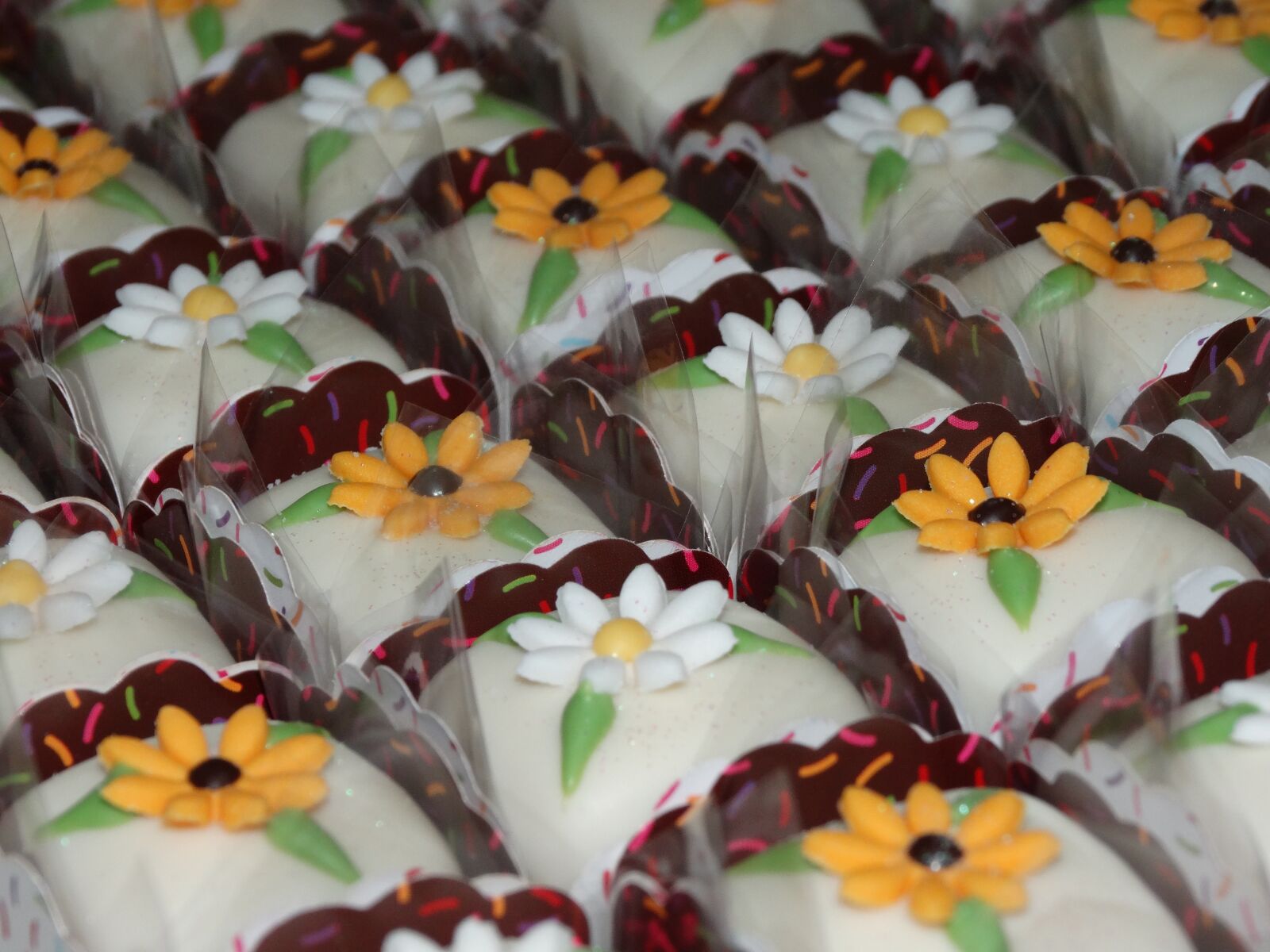 Sony Cyber-shot DSC-HX300 sample photo. Candy, marriage, flowers photography