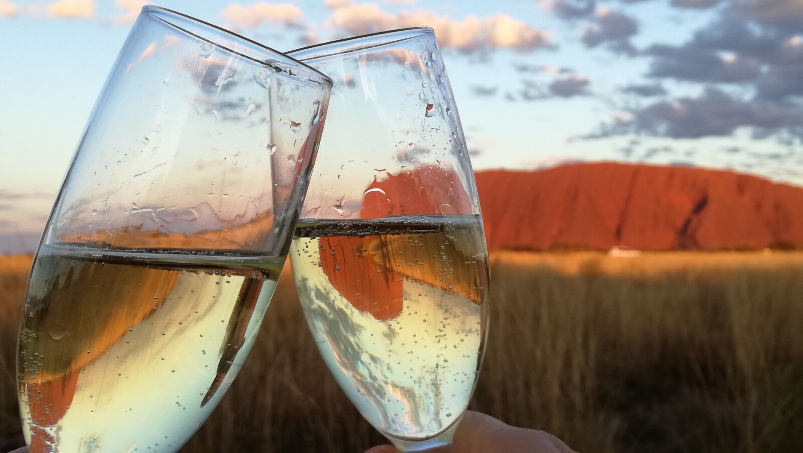 HUAWEI P9 LITE sample photo. Champagne, glasses, toast photography