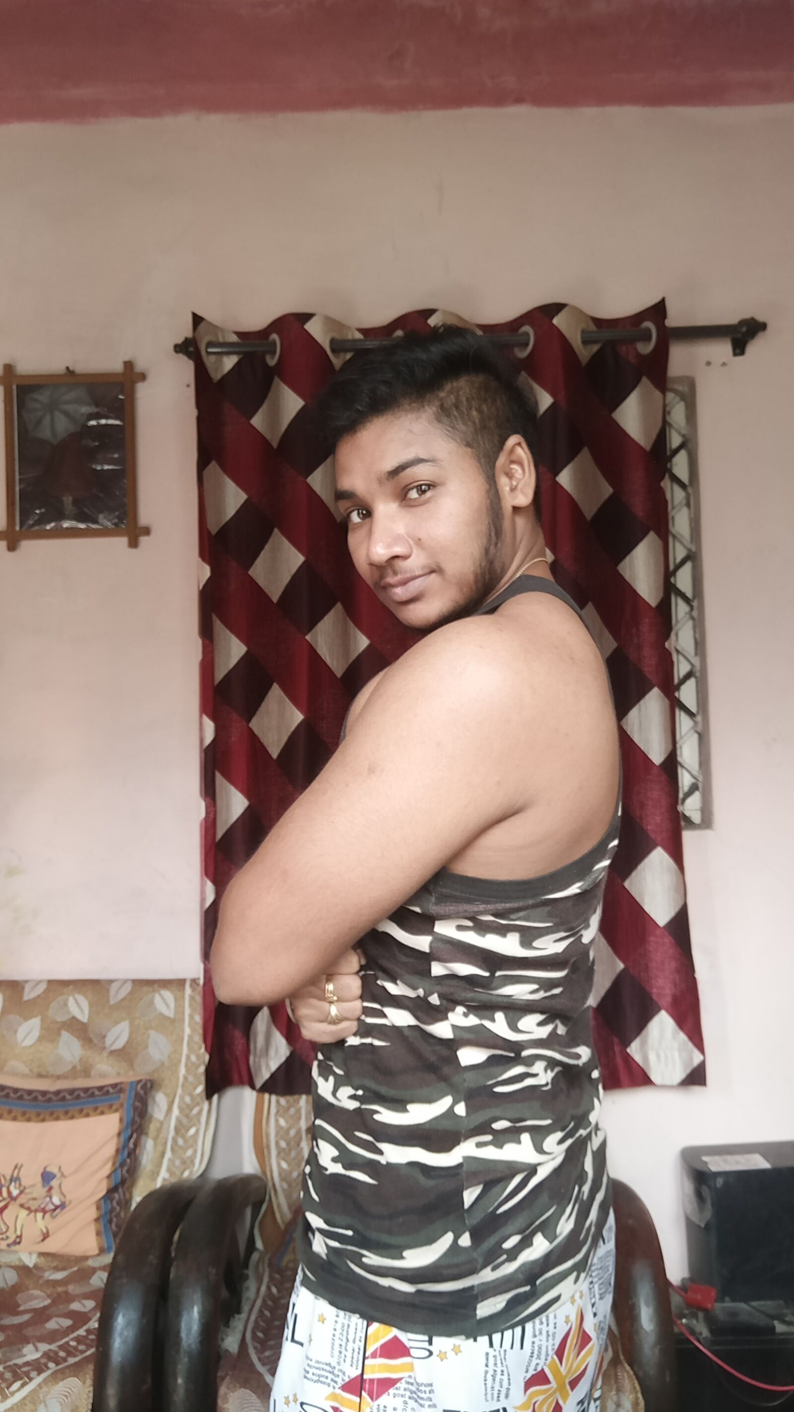 OnePlus A3003 sample photo. Muscles, transman, beard photography