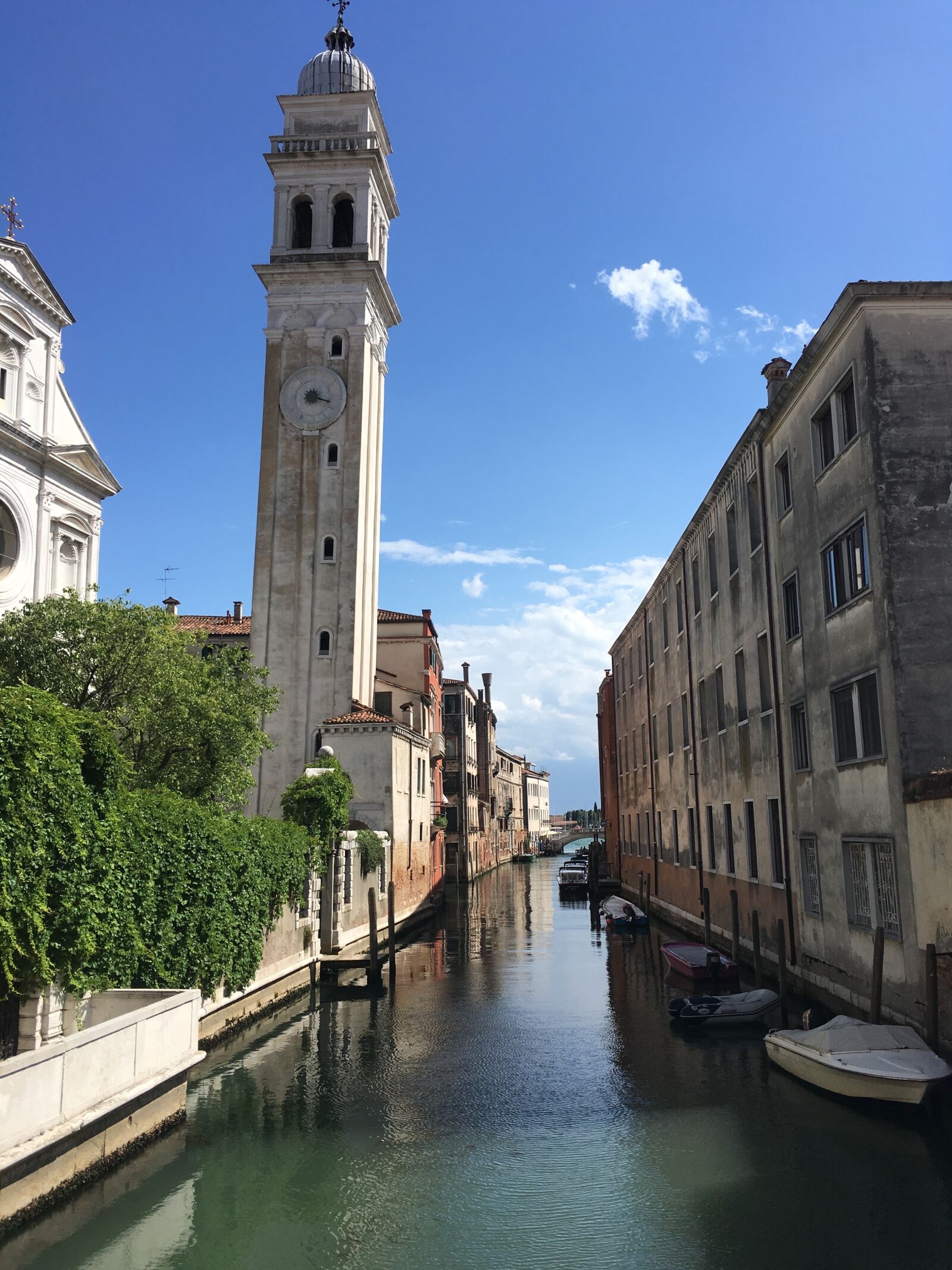 iPhone SE back camera 4.15mm f/2.2 sample photo. Venice, landscape, architecture photography