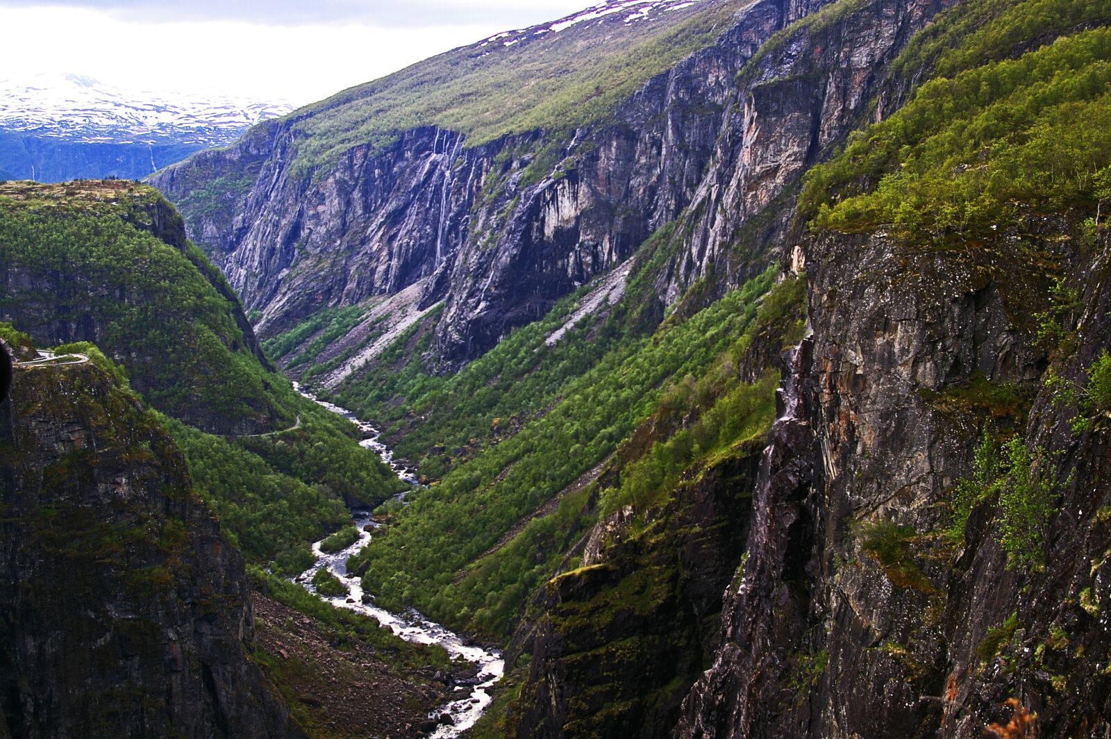 Pentax *ist DL2 sample photo. Norway, gorge, nature photography