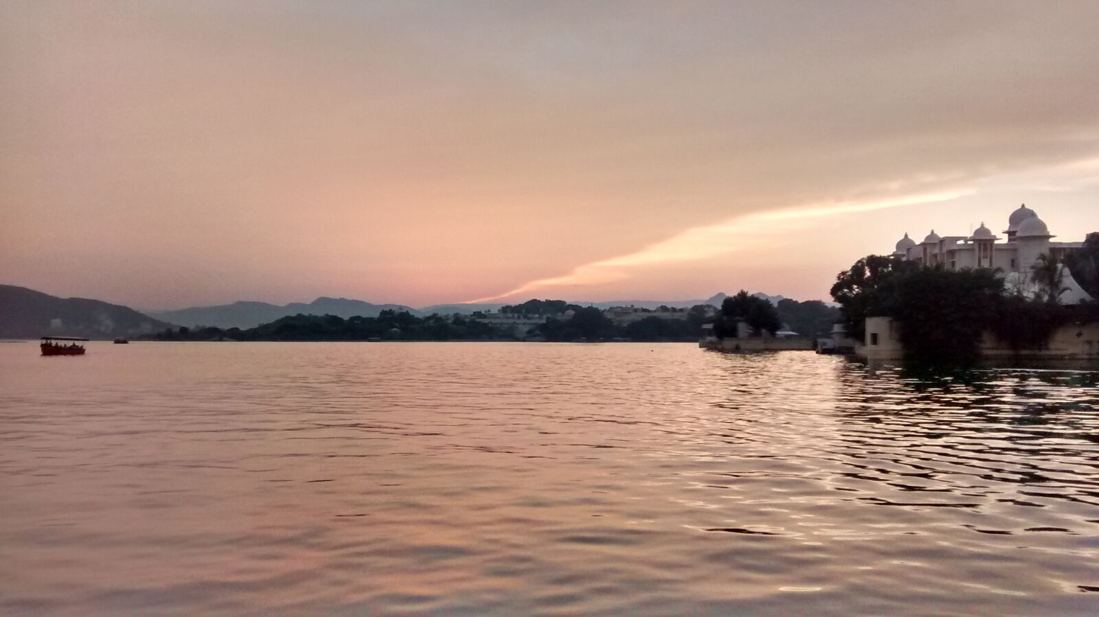Motorola Moto G (1st Gen) sample photo. Lake, sunset, water photography