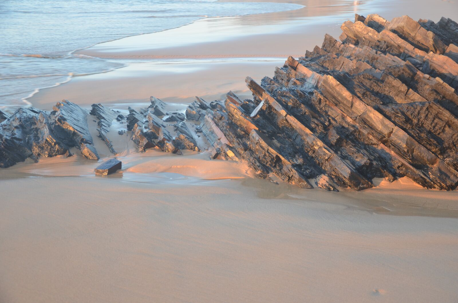 Nikon D5100 sample photo. Beach, ocean, rock photography