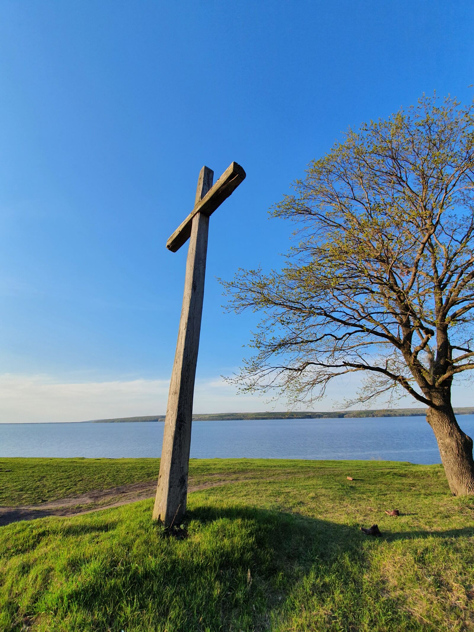Samsung Galaxy S10 sample photo. Cross, wood, sky photography