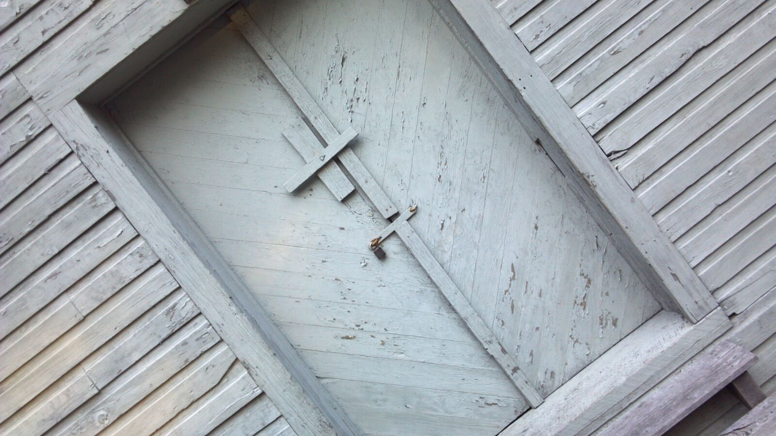 Motorola DROID X2 sample photo. Old barn doors, moses photography
