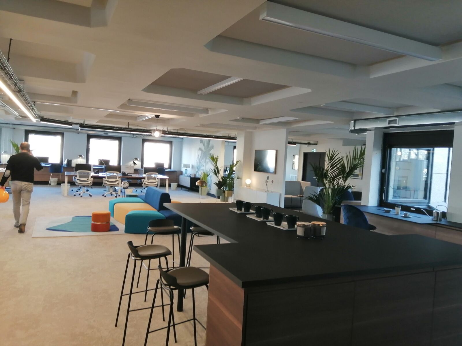 HUAWEI P SMART 2019 sample photo. Office, open space, flex photography
