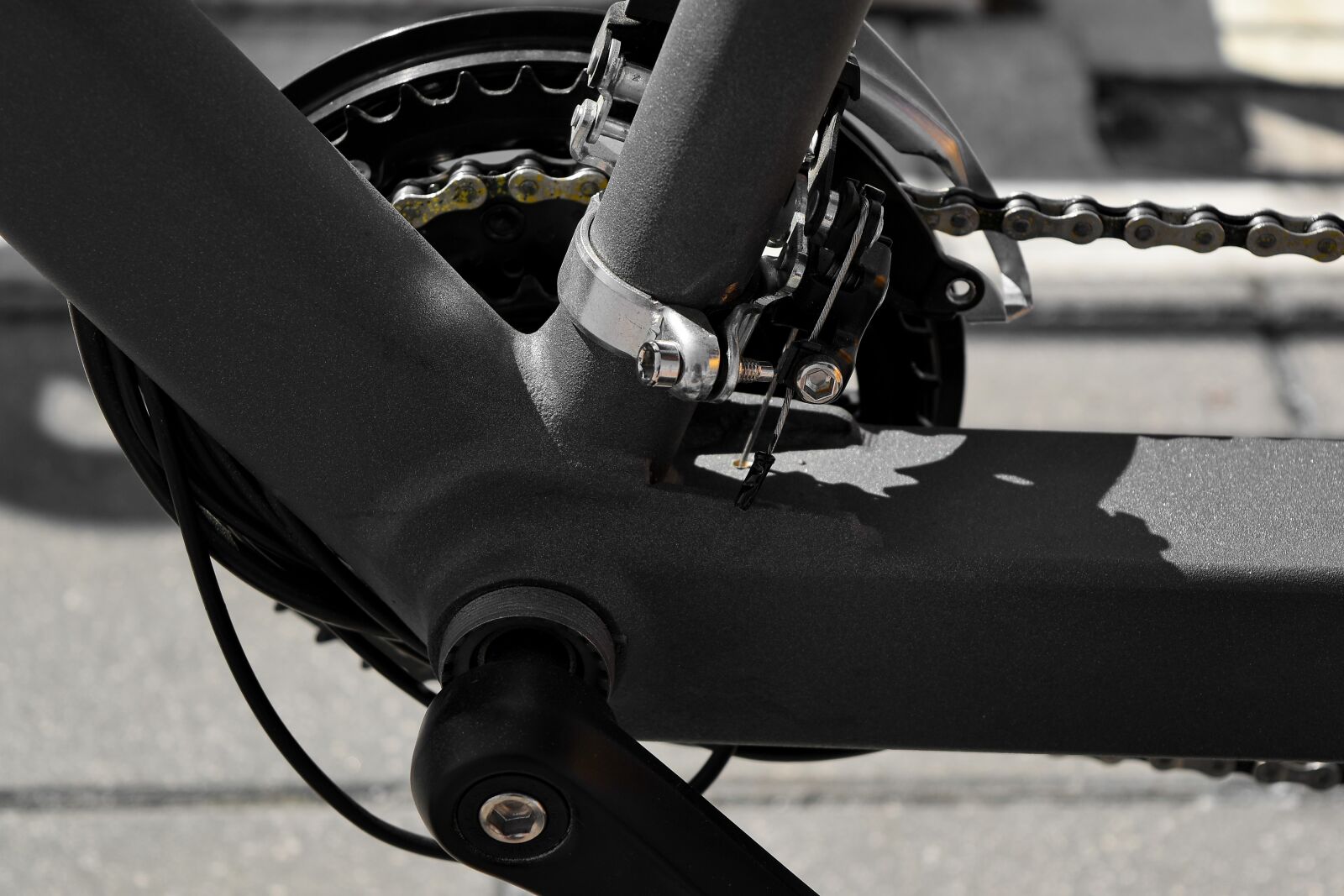 Nikon D5500 sample photo. Bicycle, gearshift, shadow, wheel photography
