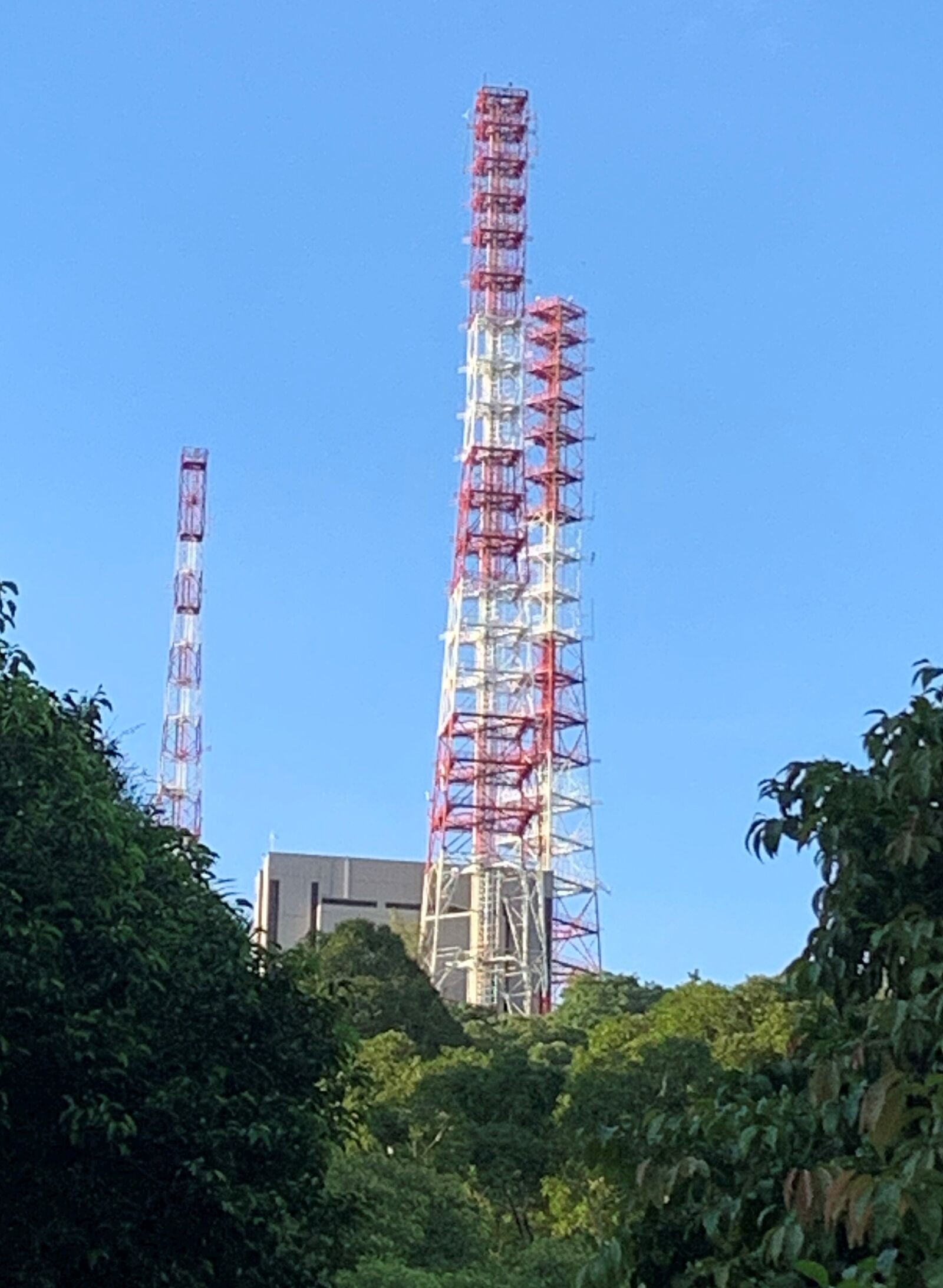 Apple iPhone XR sample photo. Communications, tower, transmitter photography