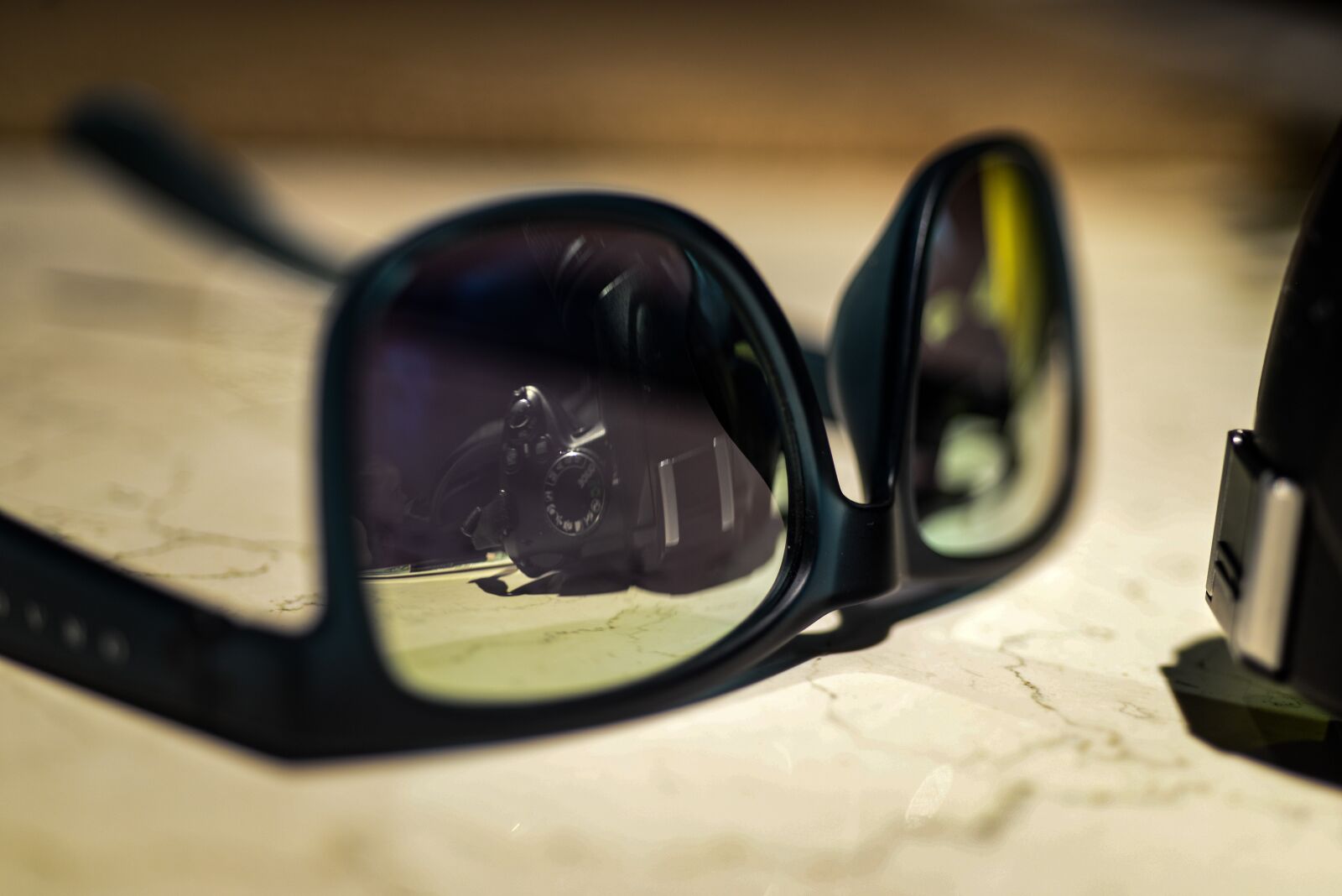 Nikon D610 sample photo. Mirror, sunglasses, reflection photography