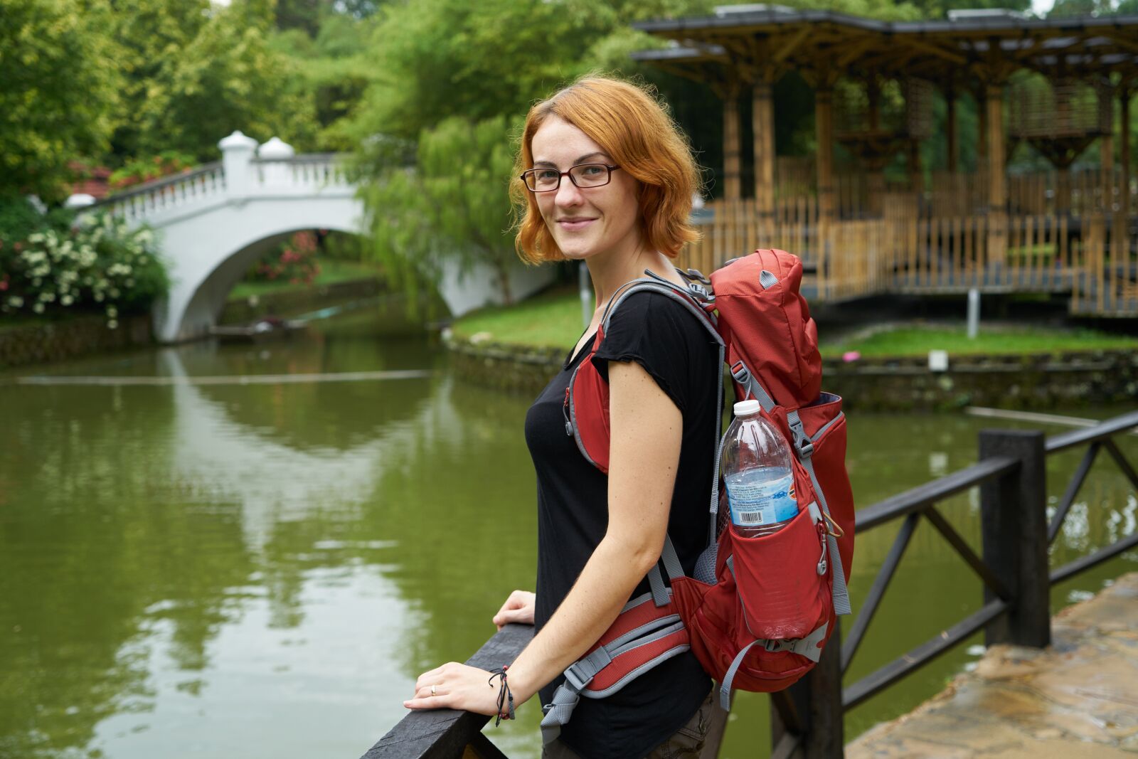 Sony a7R II sample photo. Woman, tourist, tourism photography