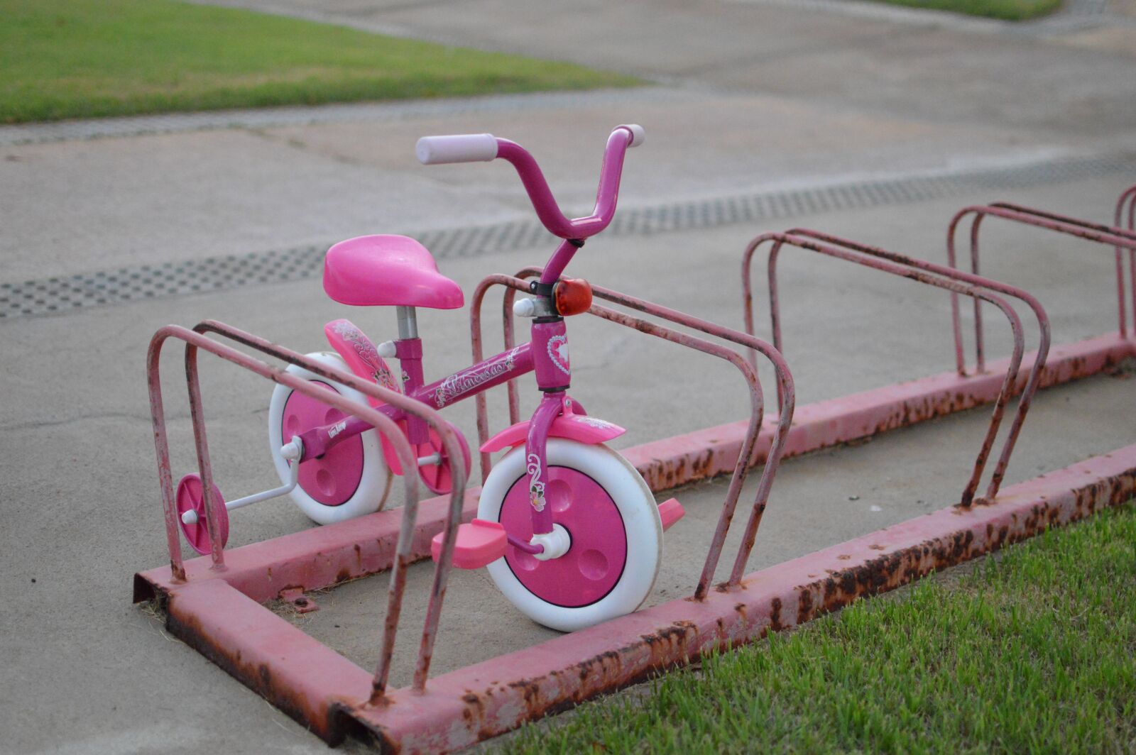 Nikon D3200 sample photo. Bike, childish, bike rack photography