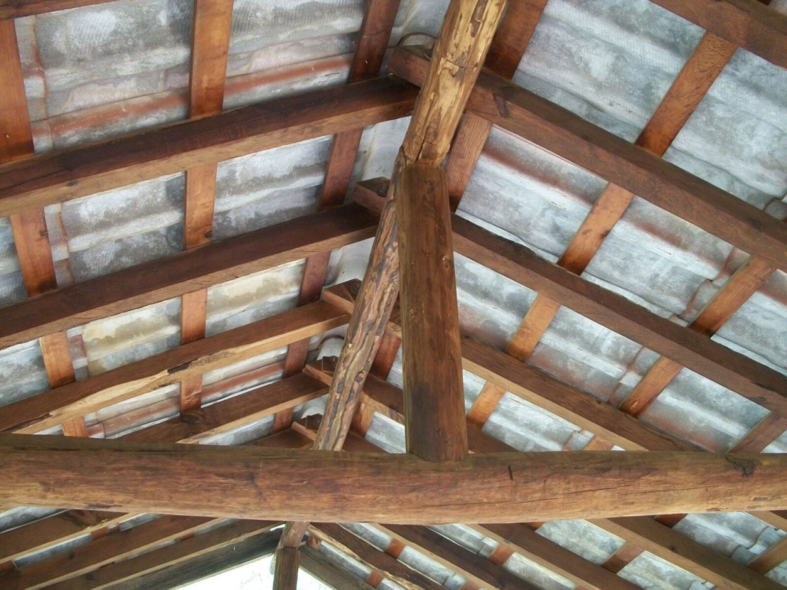 Kodak EASYSHARE M340 DIGITAL CAMERA sample photo. Structures, wood, roof photography