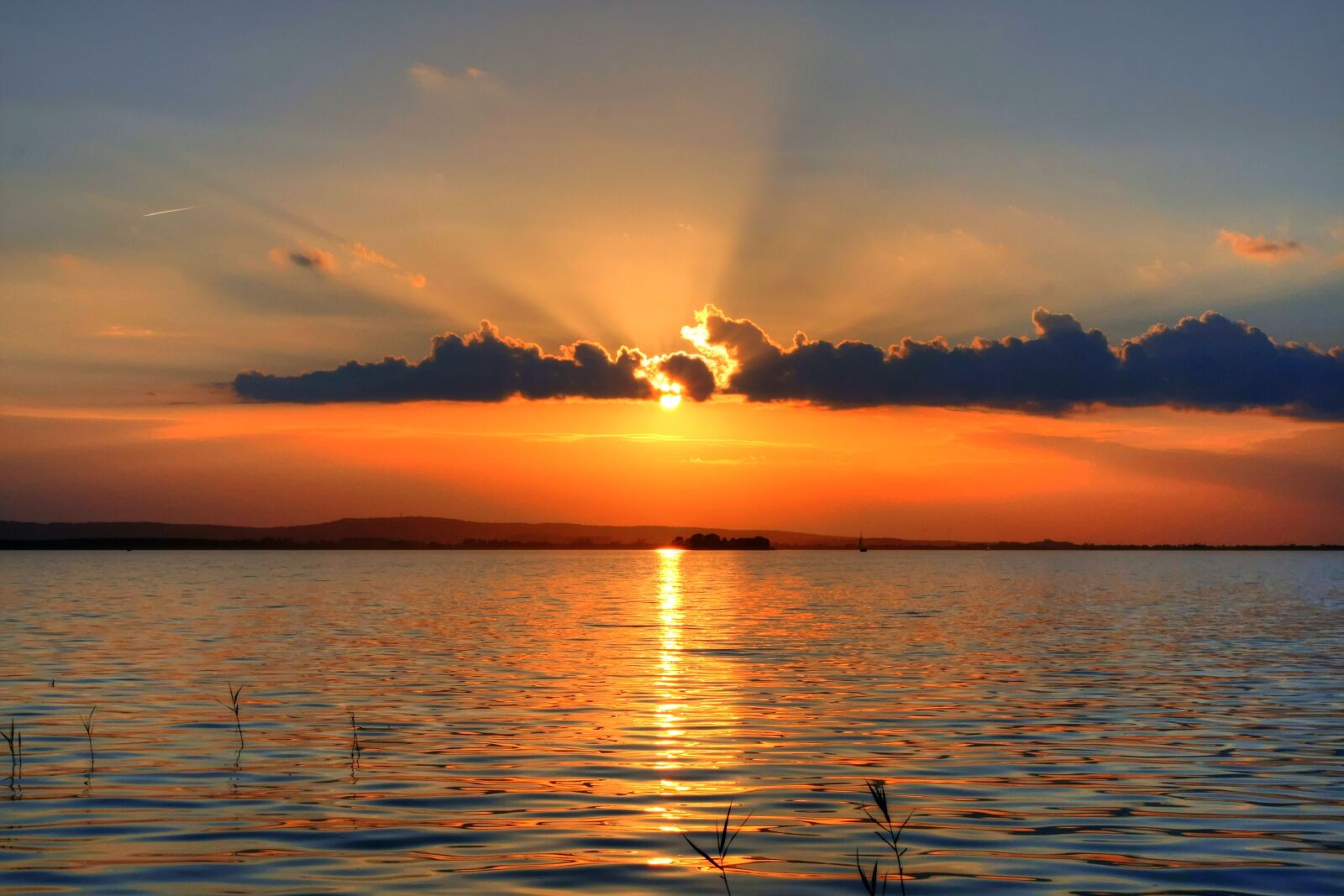 Canon EOS 40D sample photo. Sunset, waters, sun photography