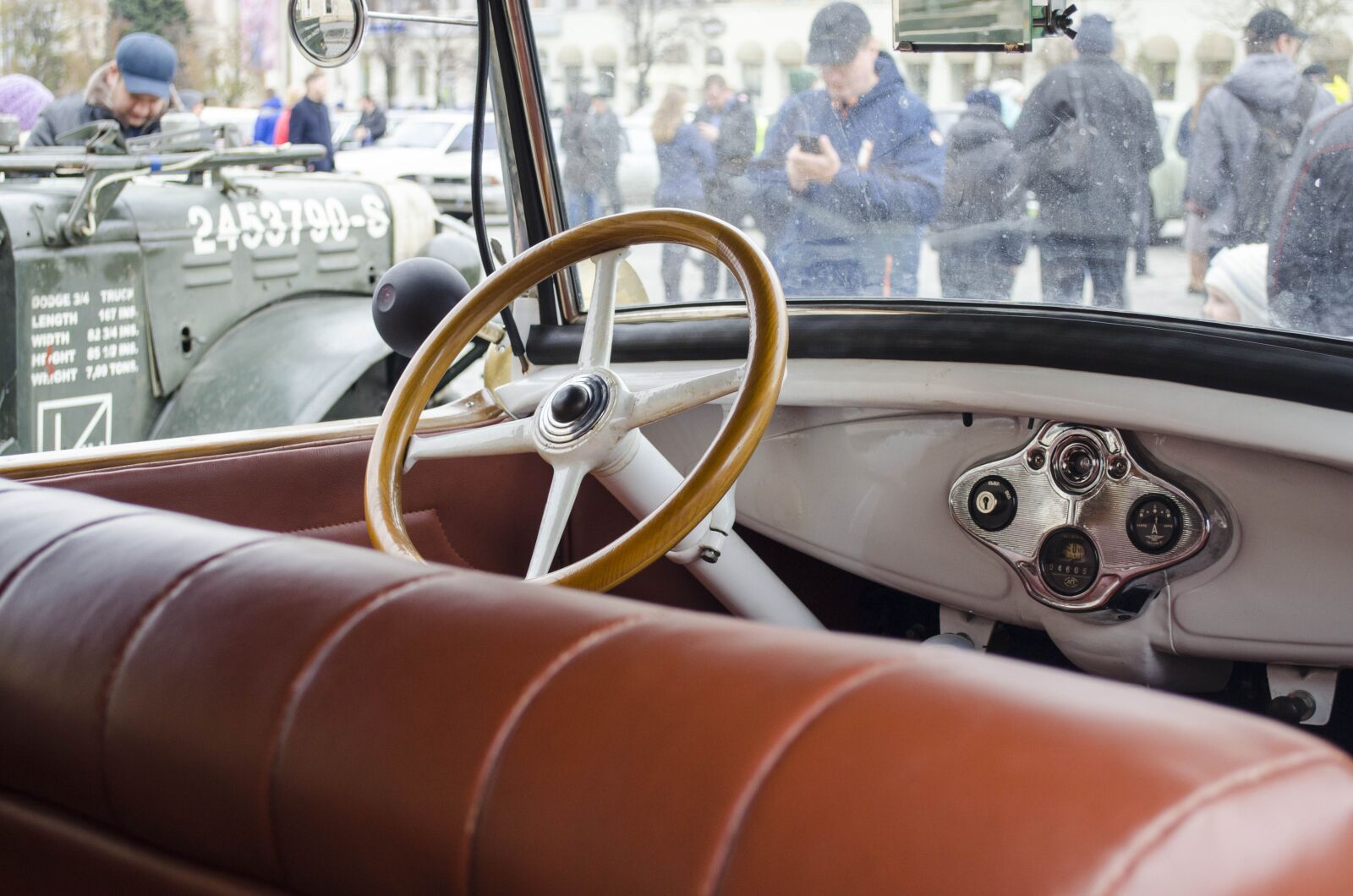 Nikon D5100 sample photo. Skin, seat, machine photography