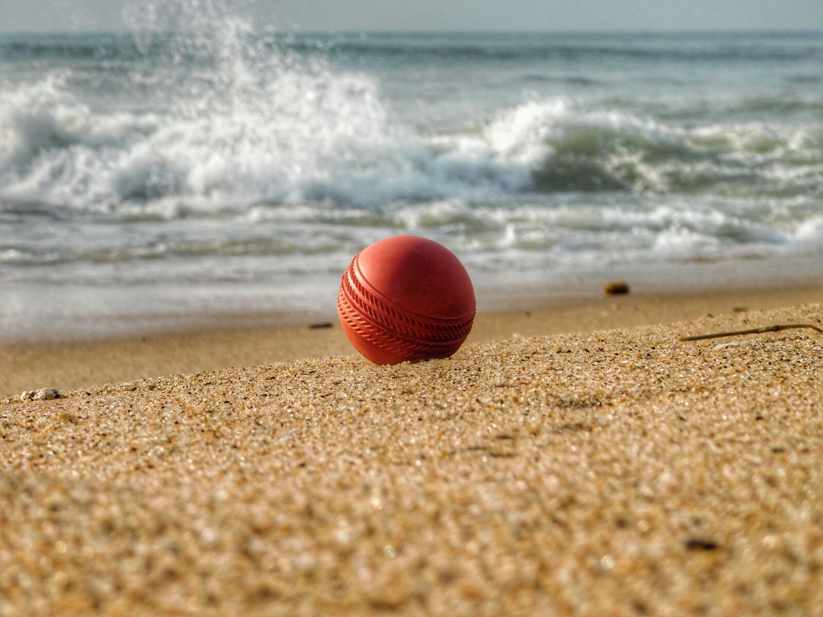 Nikon Coolpix L840 sample photo. Water, ball, cricket photography
