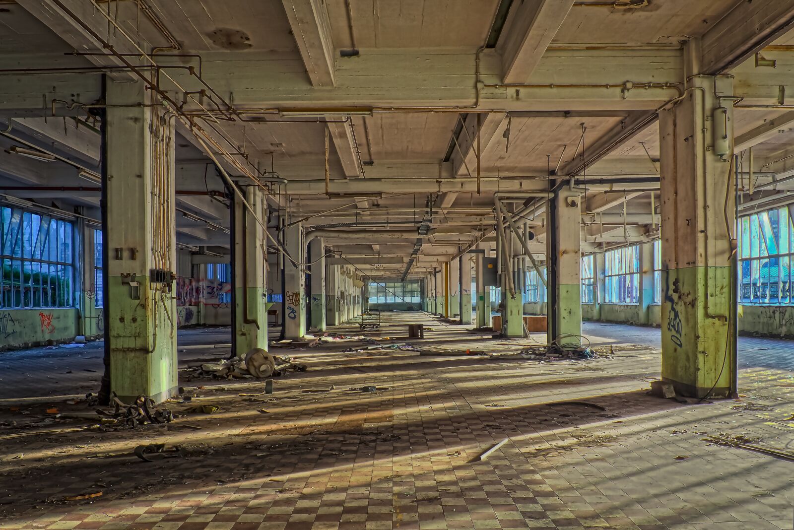Olympus OM-D E-M10 sample photo. Lost places, hall, pforphoto photography