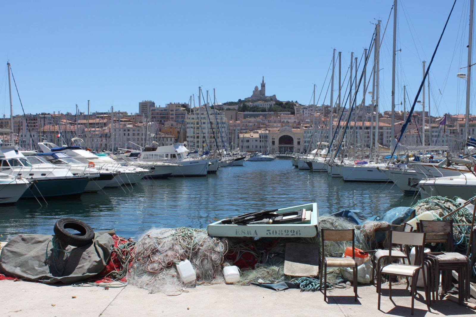 Canon EOS 500D (EOS Rebel T1i / EOS Kiss X3) sample photo. Marseille, port, church photography