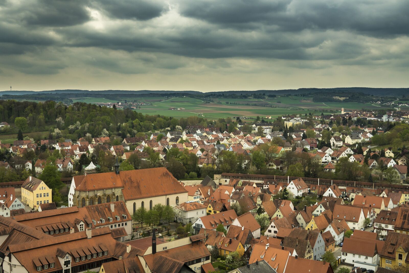 Sony a6300 + Sigma 30mm F2.8 EX DN sample photo. Dramatic, nördlingen, city photography