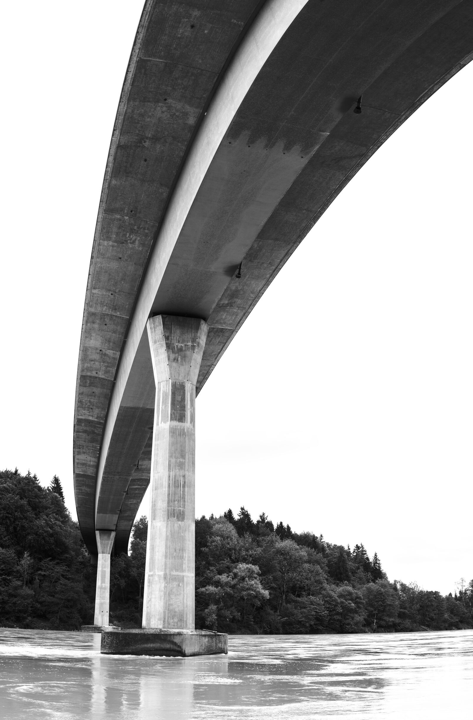 Sony a6300 + Sigma 30mm F2.8 EX DN sample photo. Bridge, swinging, pillar photography