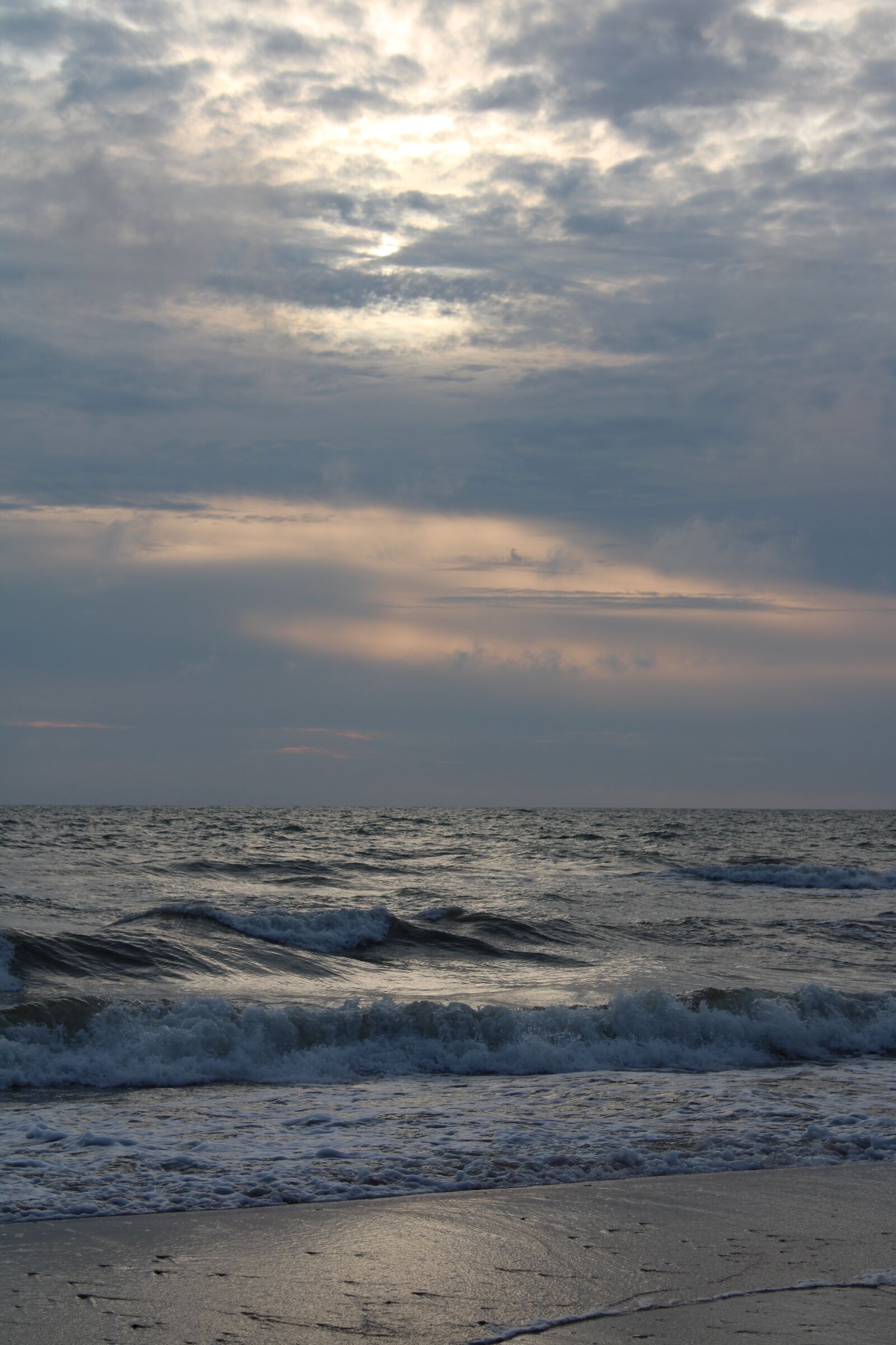 Canon EOS 2000D (EOS Rebel T7 / EOS Kiss X90 / EOS 1500D) sample photo. Sea, sunset, latvia photography