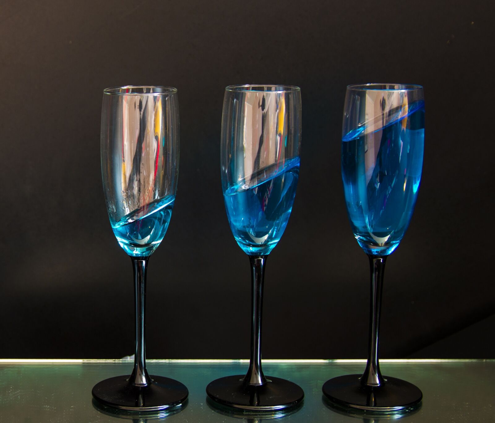 Canon EOS 70D sample photo. Glasses, blue, colour water photography