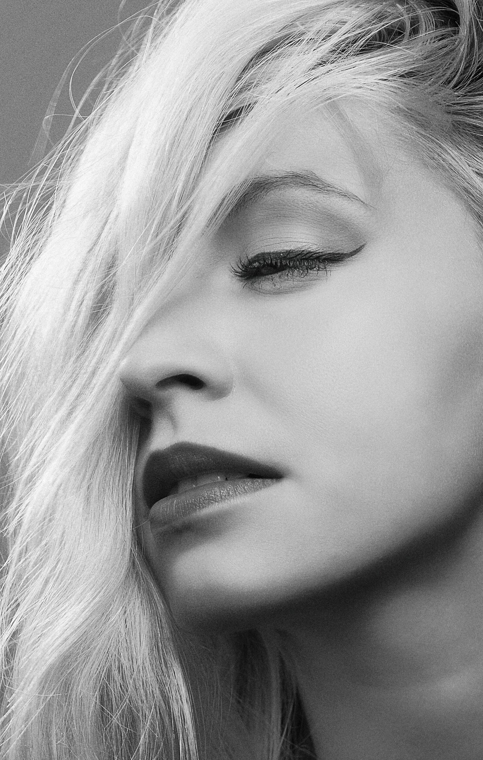 Nikon D5300 sample photo. Girl, studio, monochrome photography