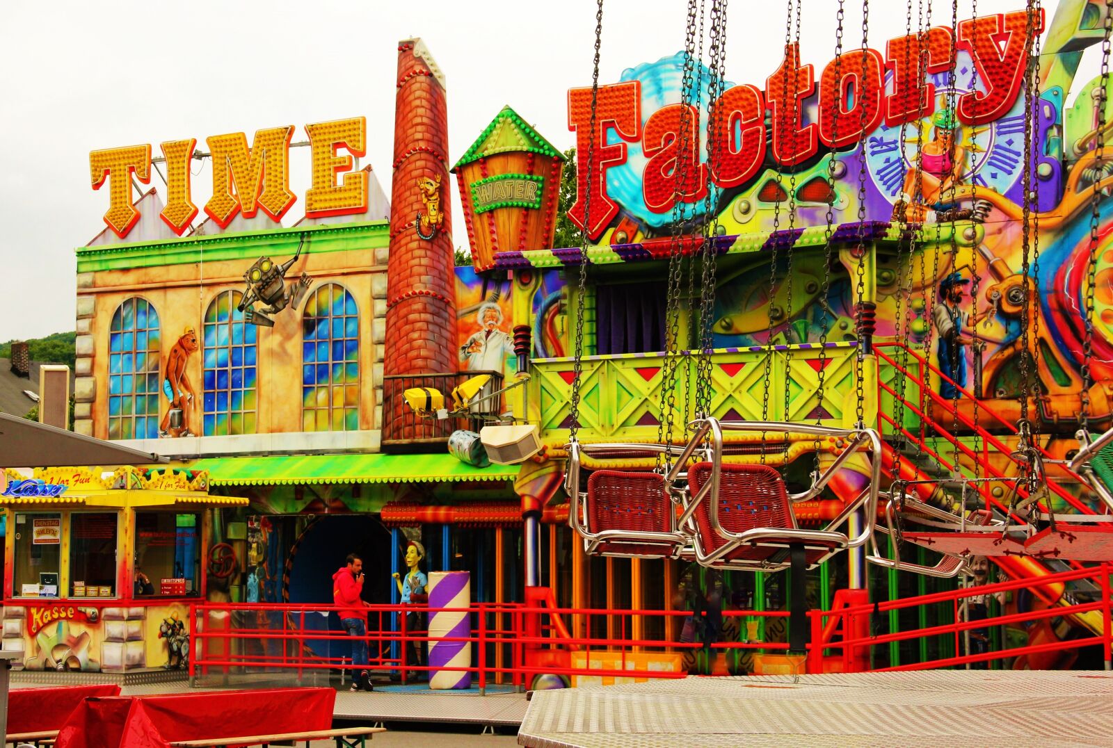 Canon EOS 550D (EOS Rebel T2i / EOS Kiss X4) sample photo. Time machine, fair, carnies photography