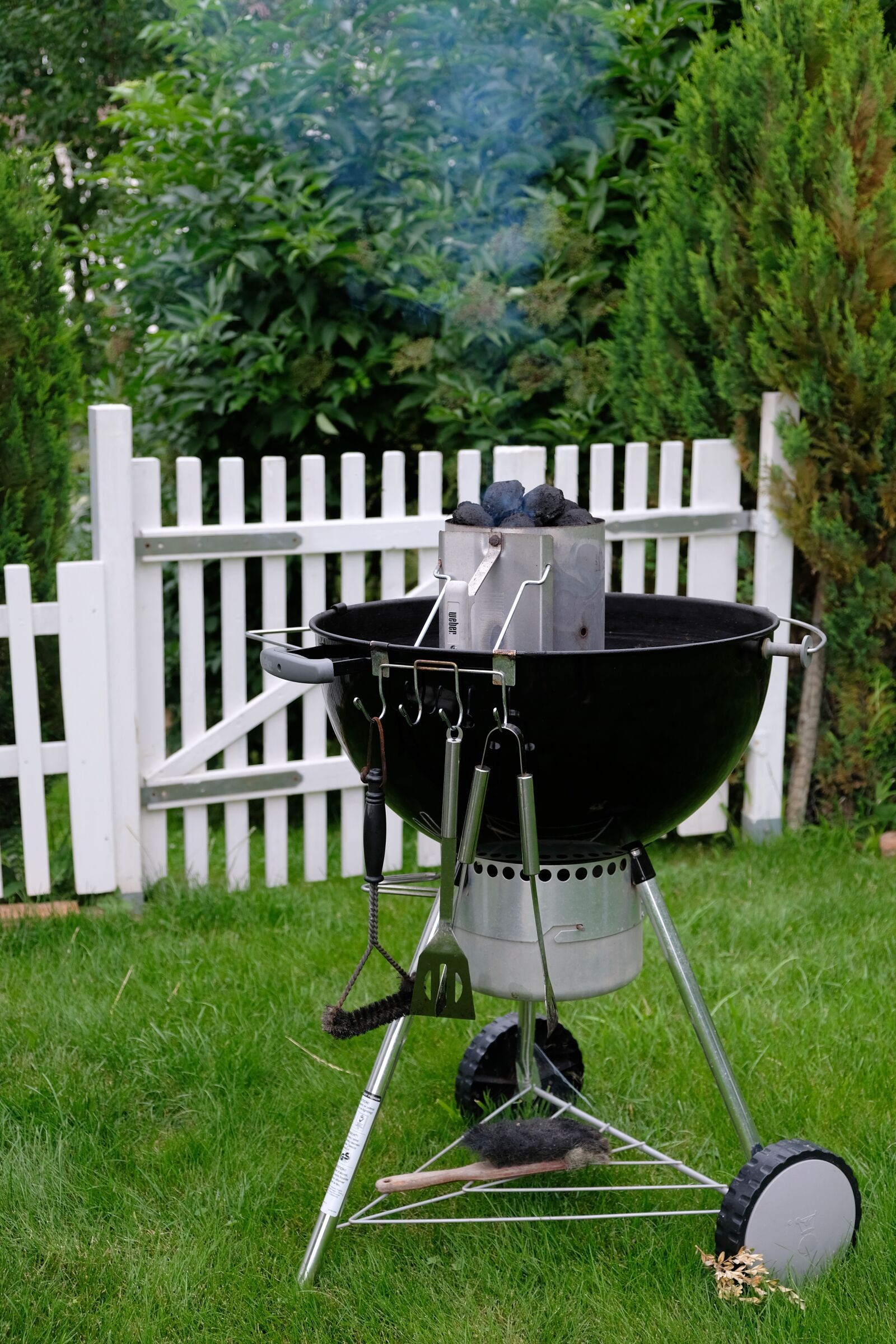 Fujifilm XF 18-55mm F2.8-4 R LM OIS sample photo. Grill, barbecue, ball grill photography